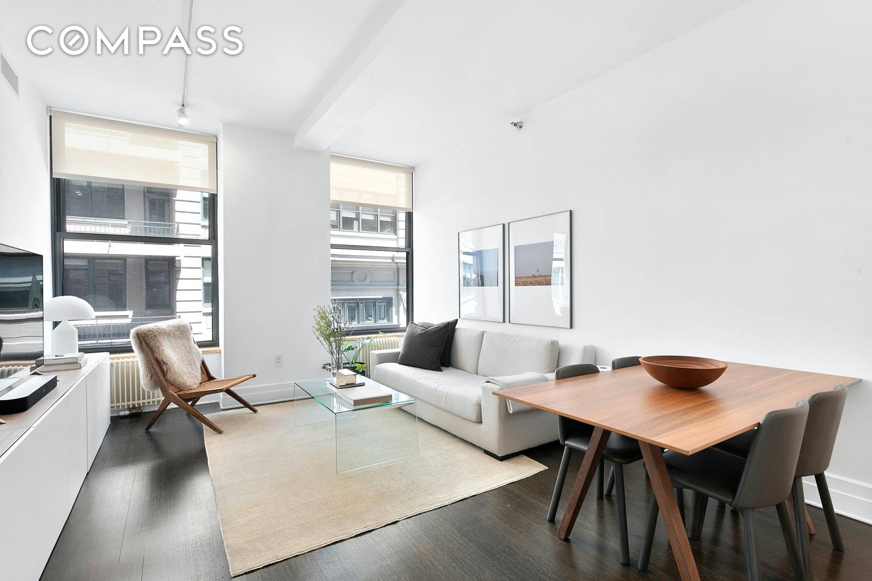 This exceptional one bedroom loft will captivate you with its soaring 11 foot ceilings and chic design.