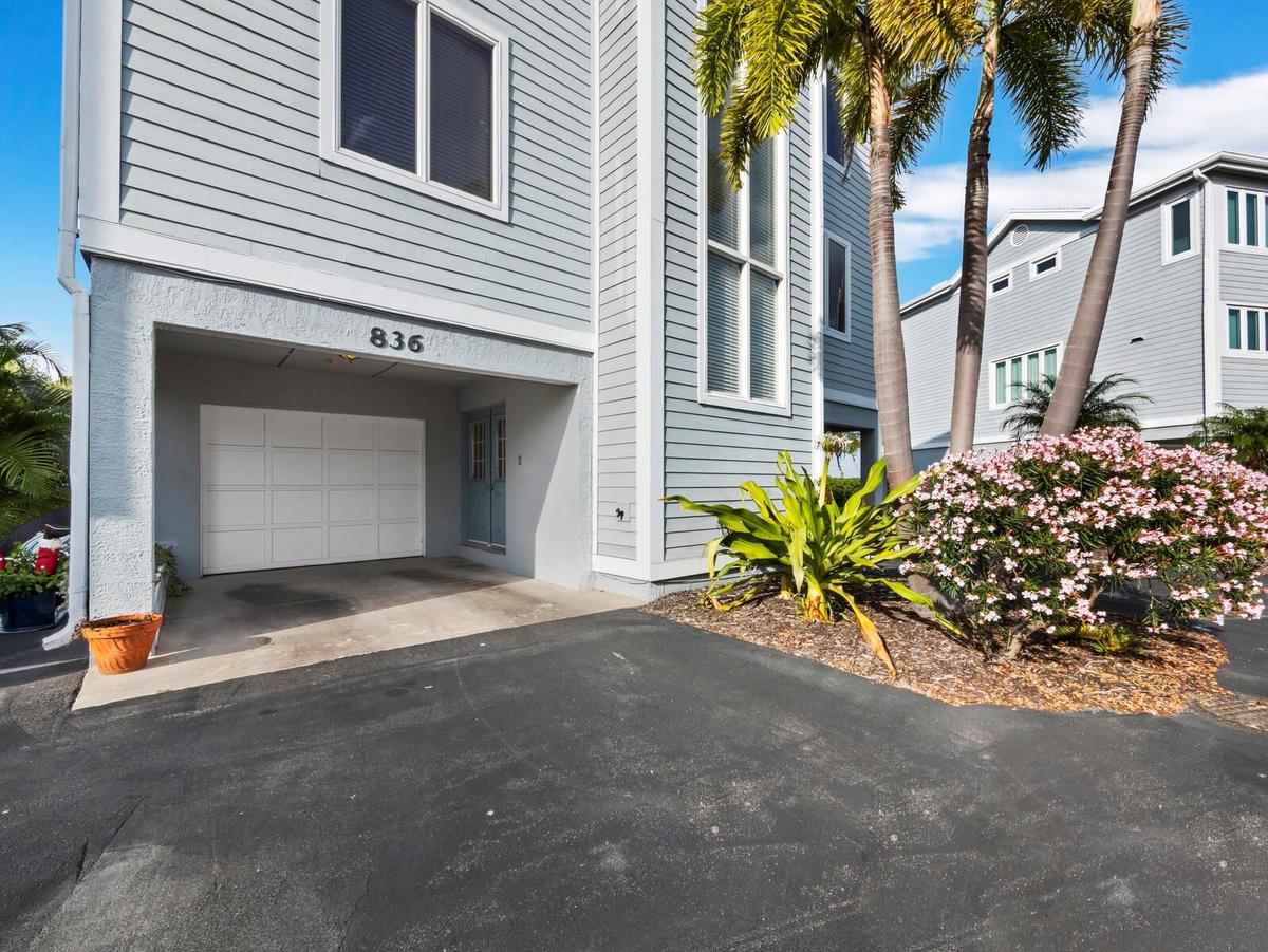 The convenience of a condo with the privacy of a single family home!