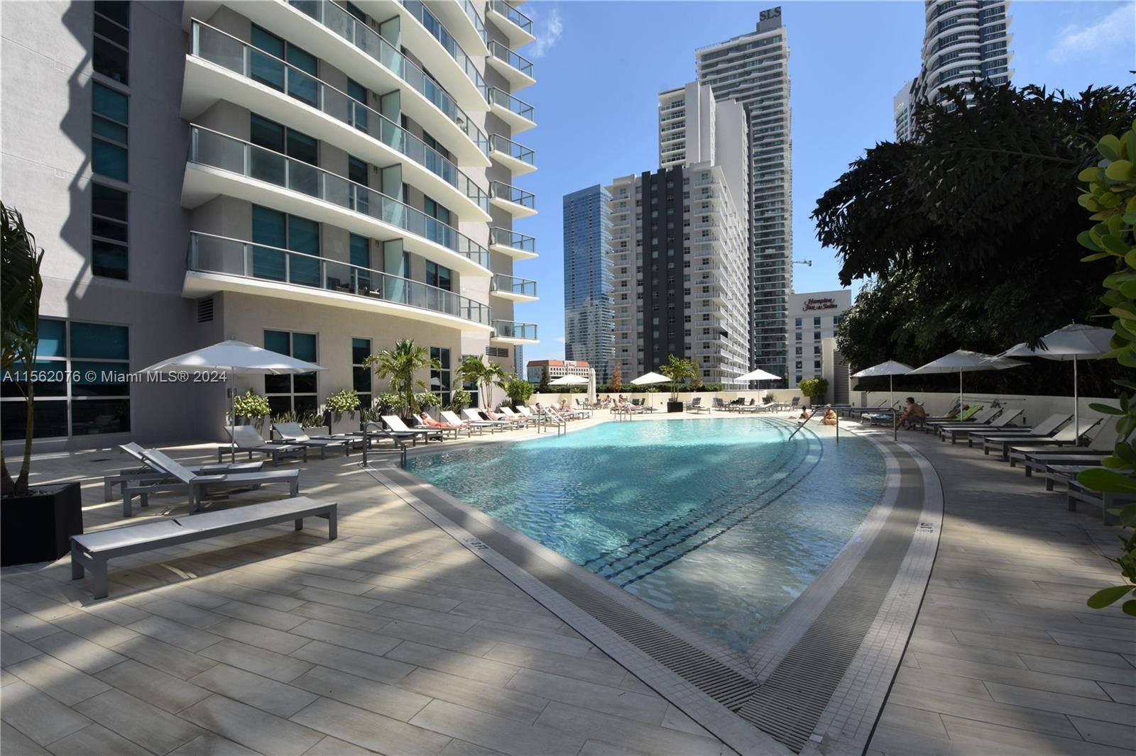 1 BED 1 BATH 1 DEN. Beautiful unit at Millecento, a piece of Art in Brickell.