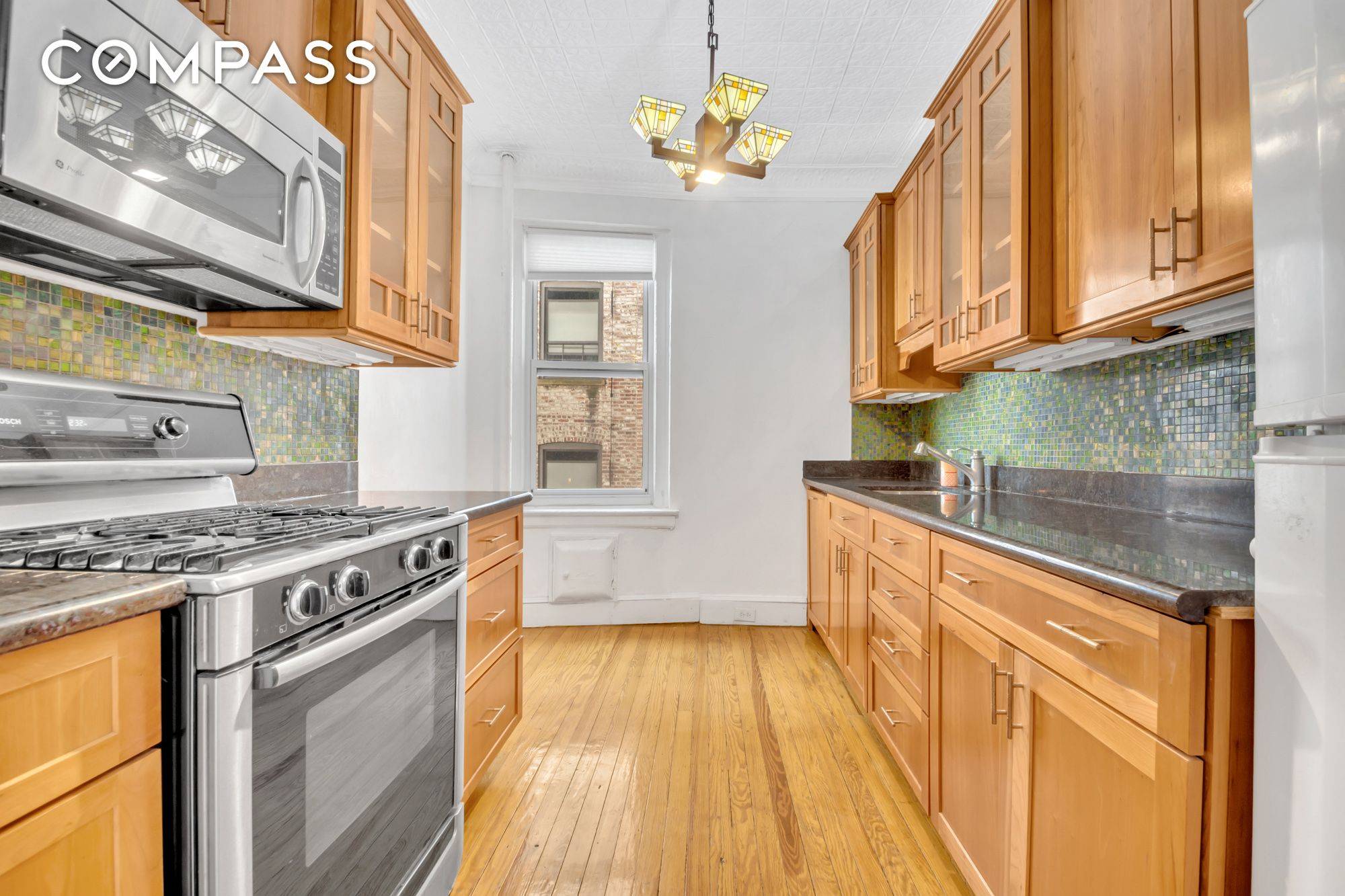 This sweet 1 bedroom, 1 bath Washington Heights home has all the prewar details you could ask for.