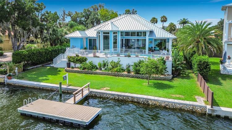 Welcome to waterfront living on one of Crystal River's most sought after streets Kings Bay Drive !