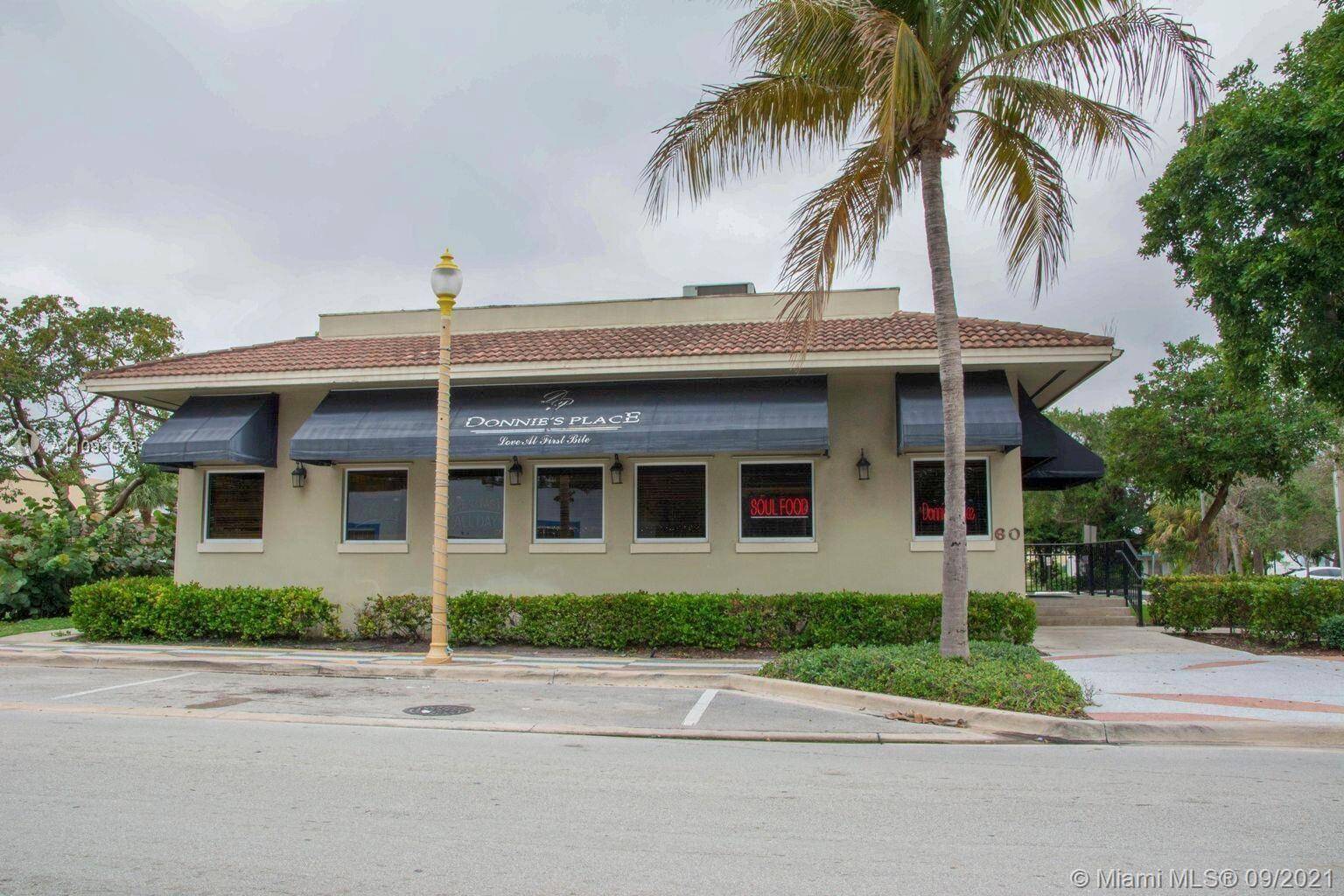 Unique opportunity to Lease GENERAL COMMERCIAL RESTAURANT RETAIL located within DOWNTOWN, DELRAY BEACH, FL.