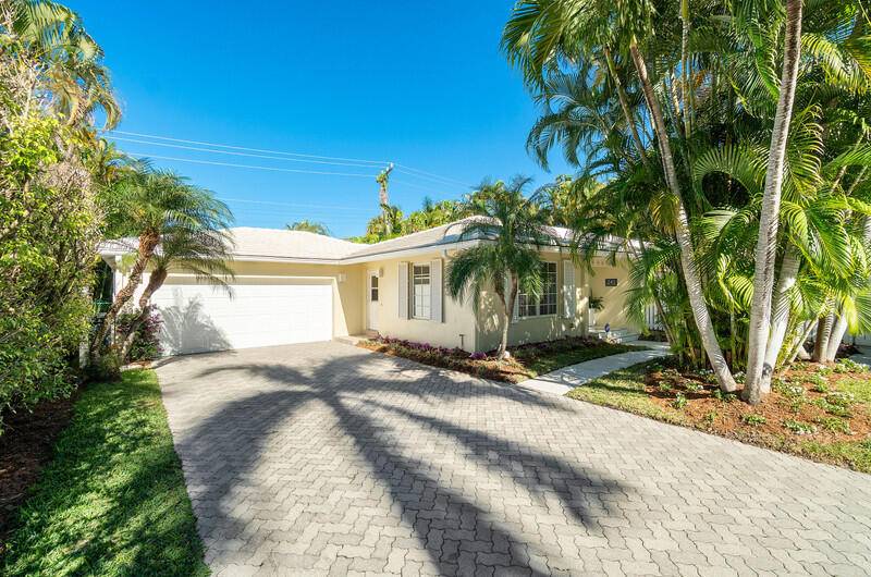 Exquisite Palm Beach Bermuda style single story home, Villa Del Amor on one of the most picturesque streets in the coveted North End available for summer and seasonal rental.