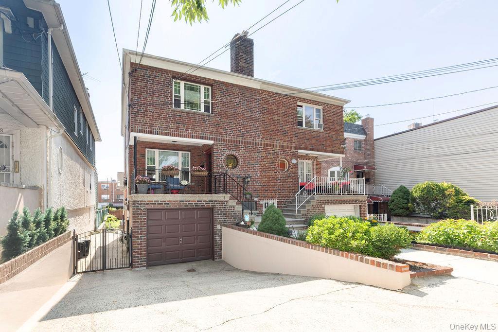 1915 Fowler Ave.