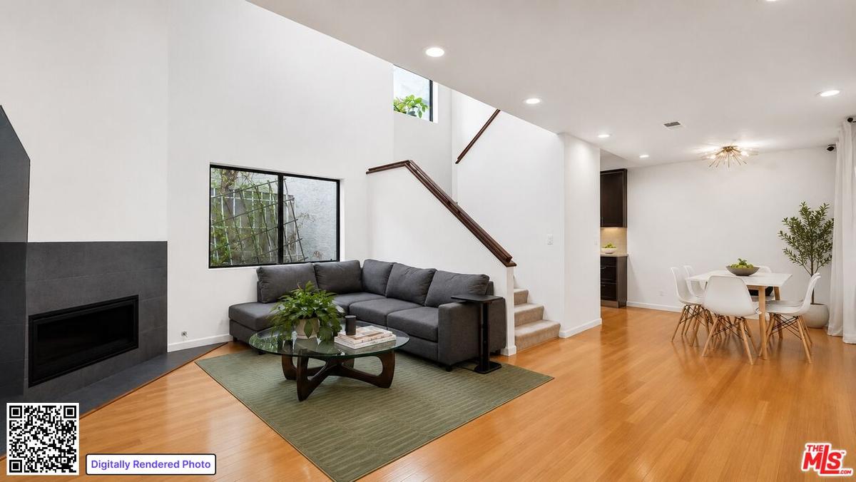 Large windows and dramatic cei