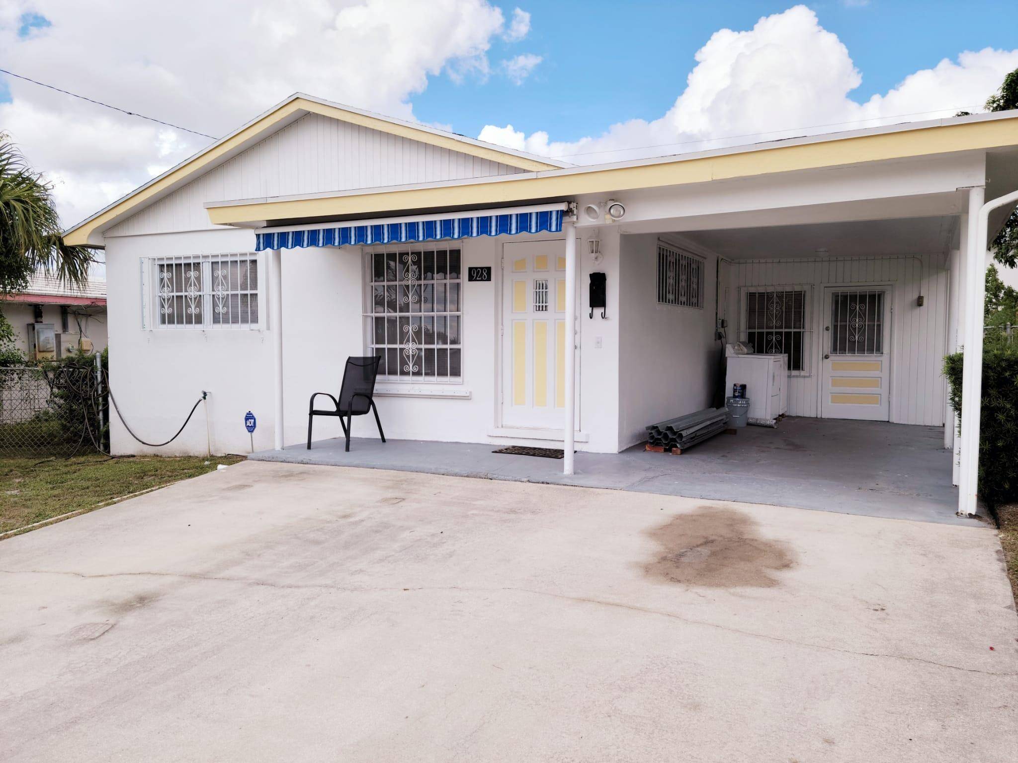 Cozy and bright single family home with no HOA, spacious bedrooms and closets, florida room with separate entrance and terrazzo flooring throughout the house.