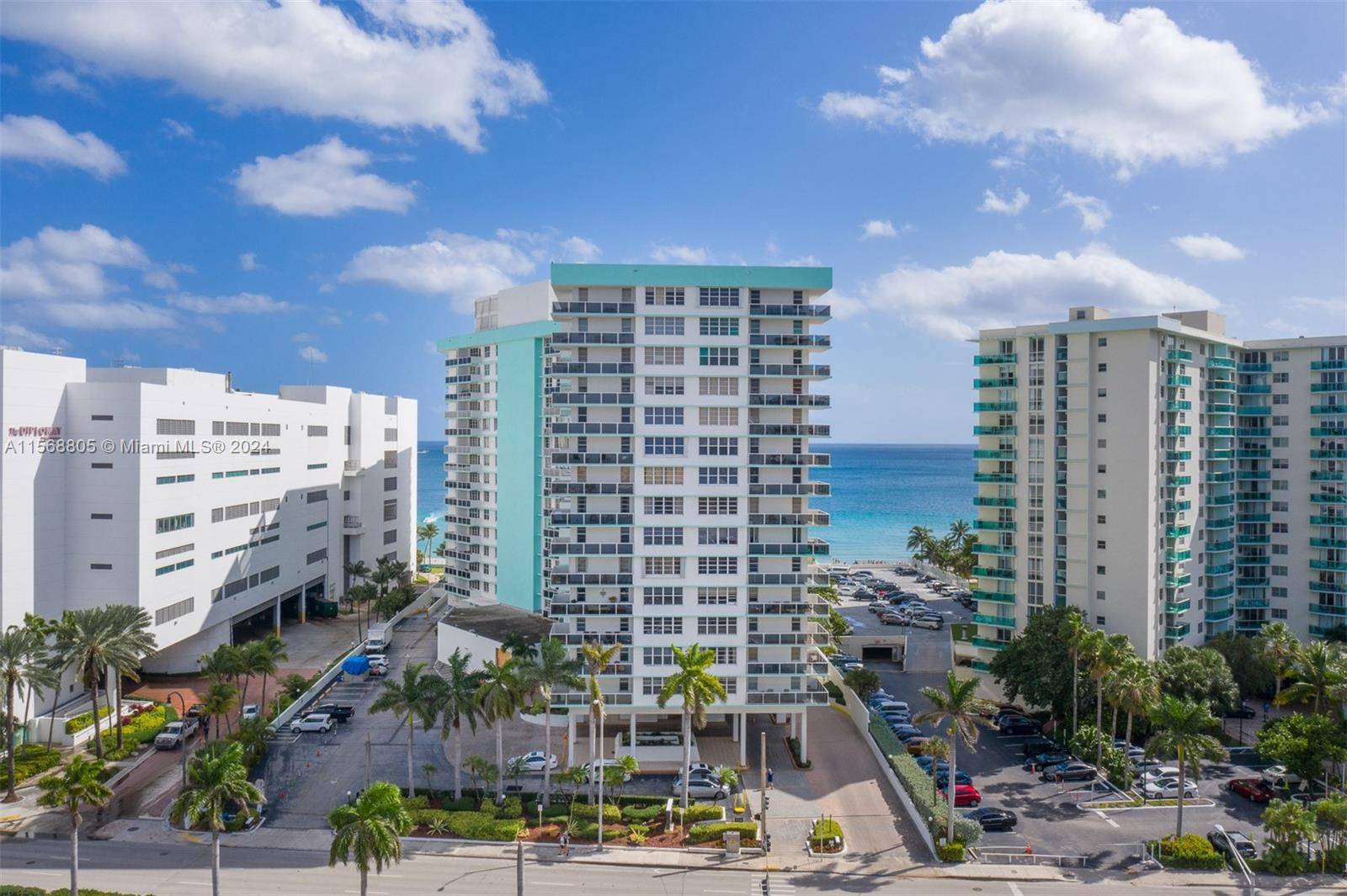 Sun and Views from every room, Beautiful OCEAN FRONT unit with wrap around balcony, tastefully renovated, fully equipped with washer dryer, sleeps 5, available for ANNUAL, MONTHLY or SEASONAL rental.