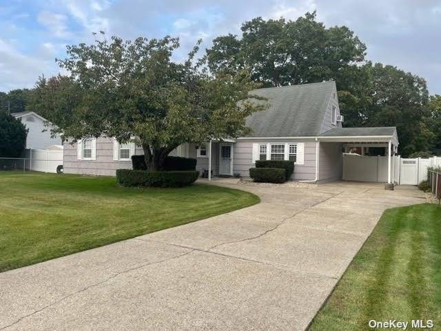 Immaculate Home Features 5 Bedrooms, Open Floor Plan, Freshly Painted, Good Size Rooms, Hi Hat Lighting, Laminate amp ; Carpet Floors, Upper level Features Summer Kitchen With 2 Bedrooms Or ...