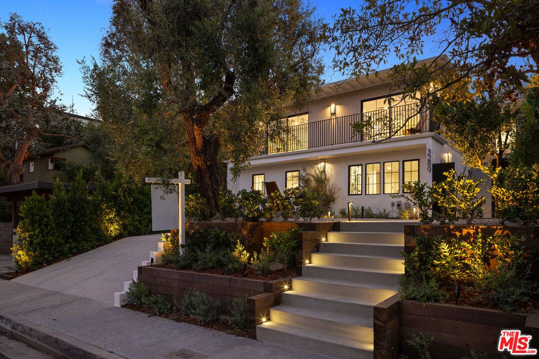 3289   Kelton Ave 4BR La