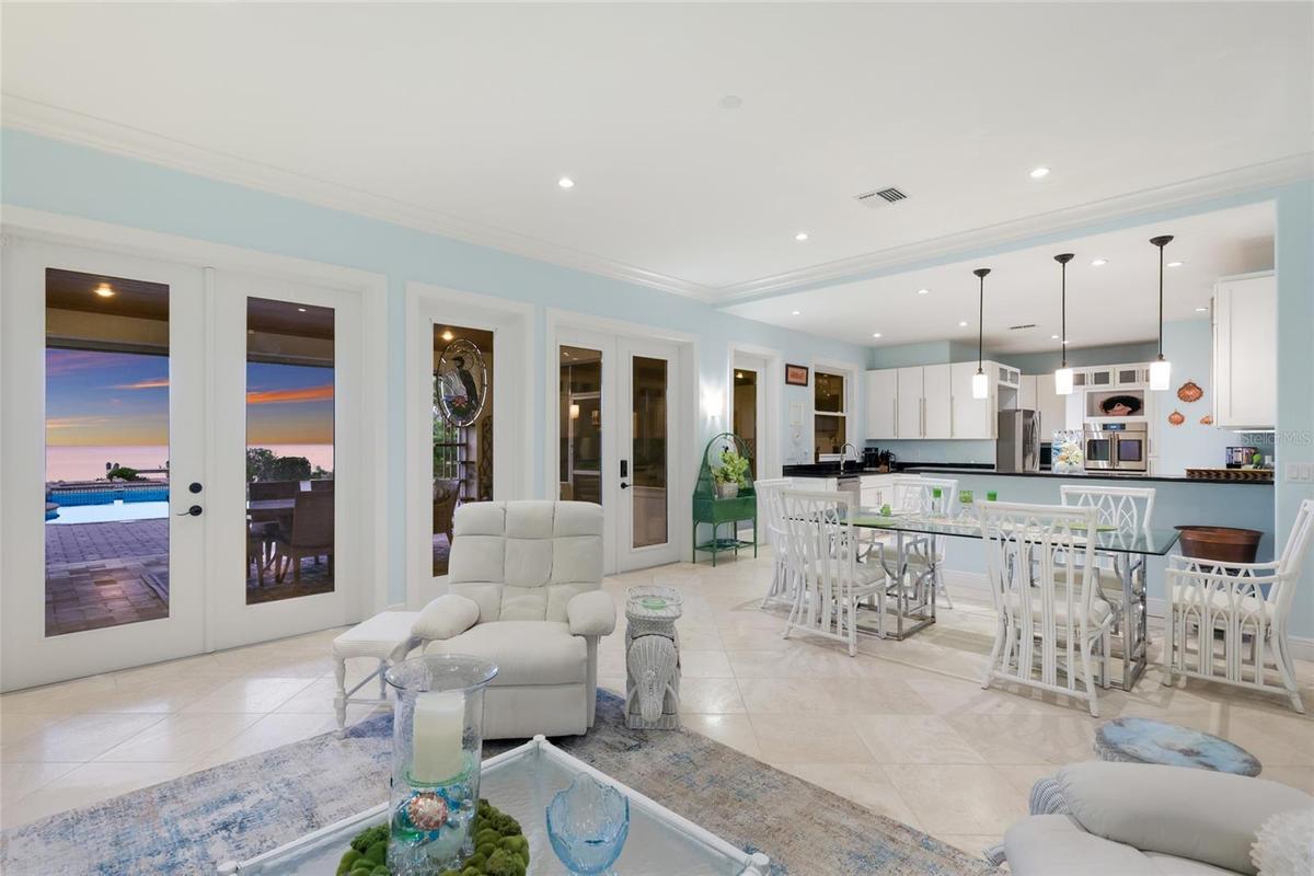 Living/Kitchen