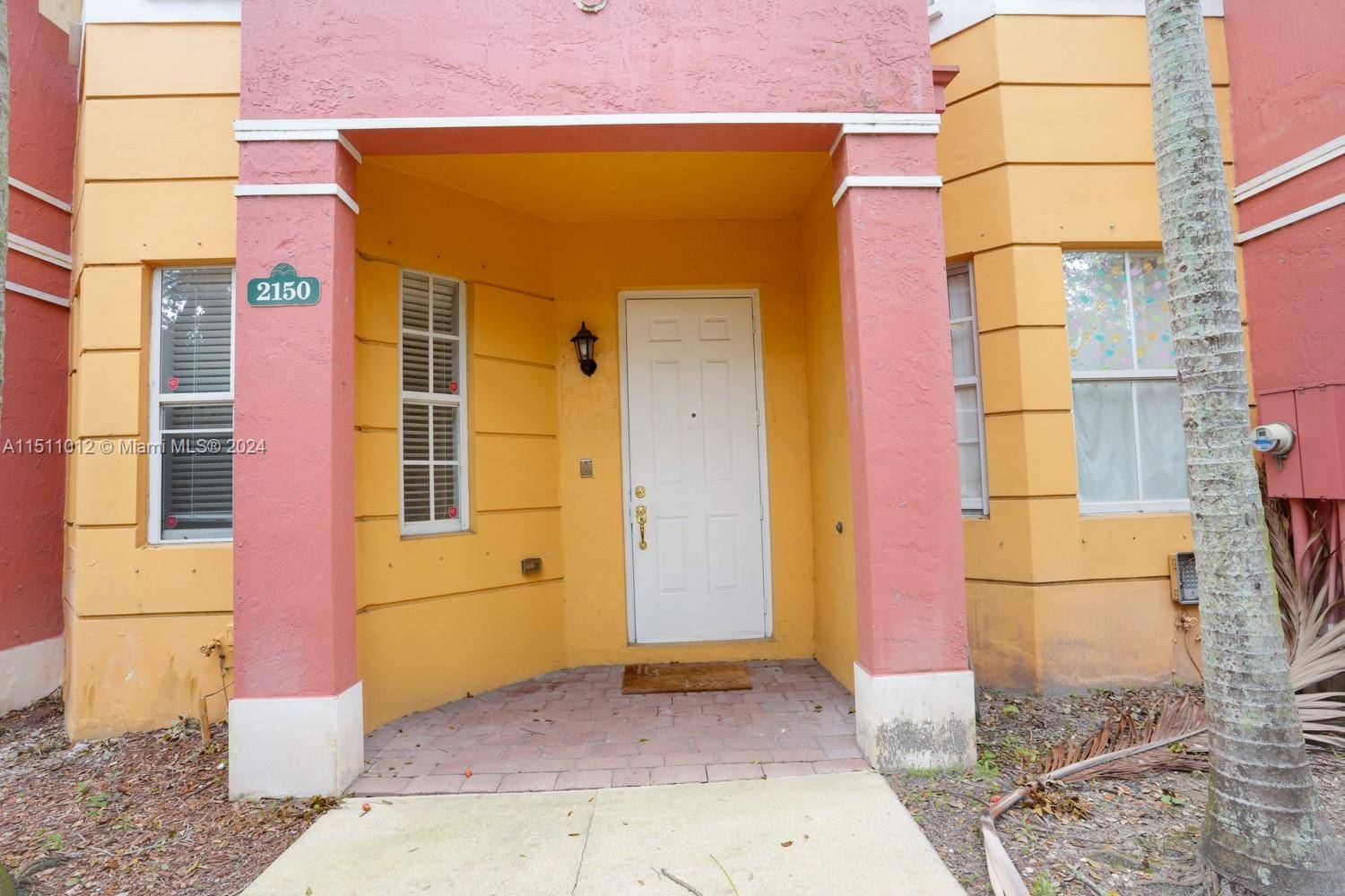 Fantastic 3 bedroom home, 1 car garage in sought after Miami location.