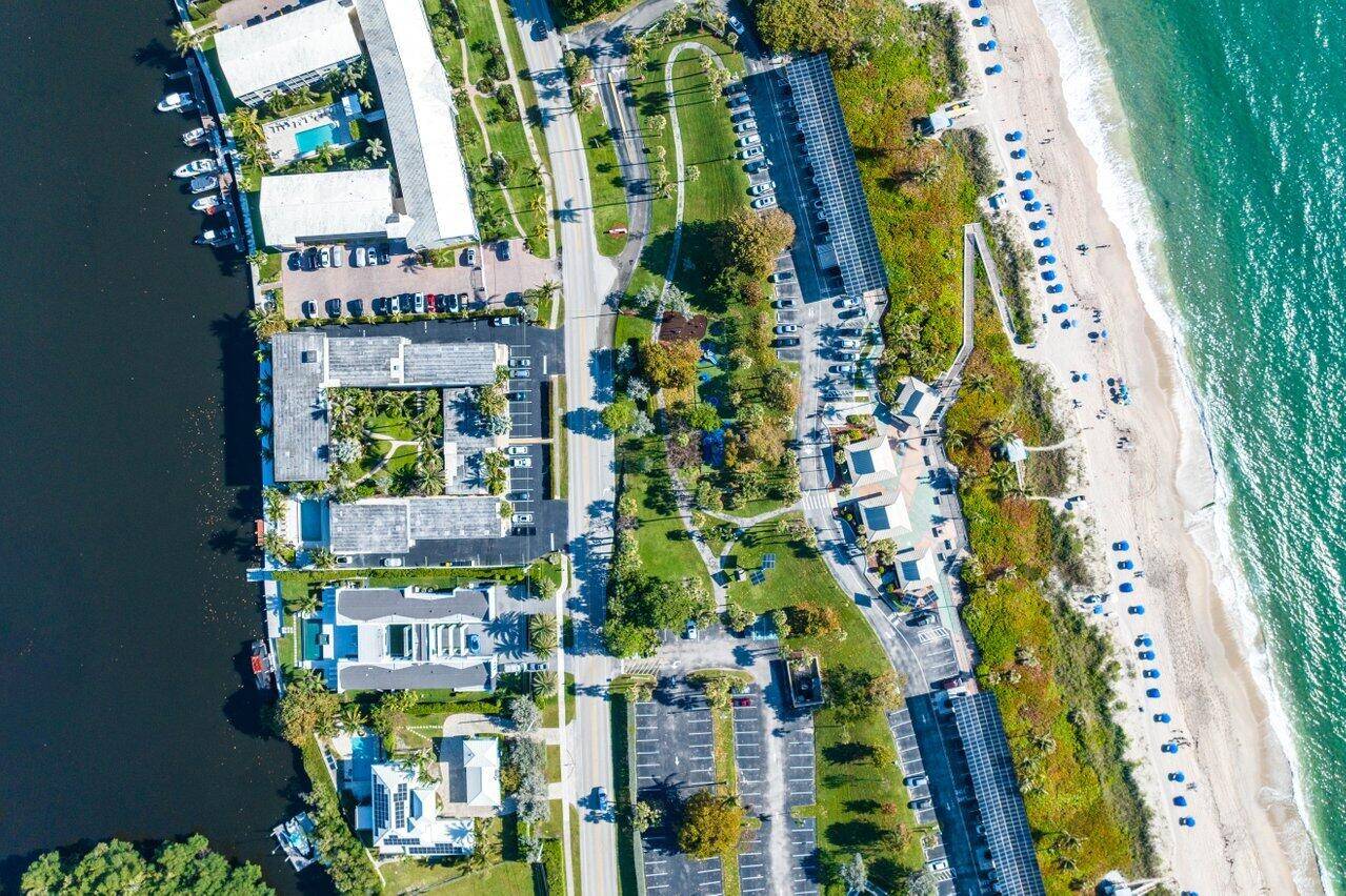 Outstanding Renovated 1 1 PERFECT FOR INVESTORS RENT 12x 30 day minimum per year right on the intracoastal just steps from Ocean Front Beach Park !