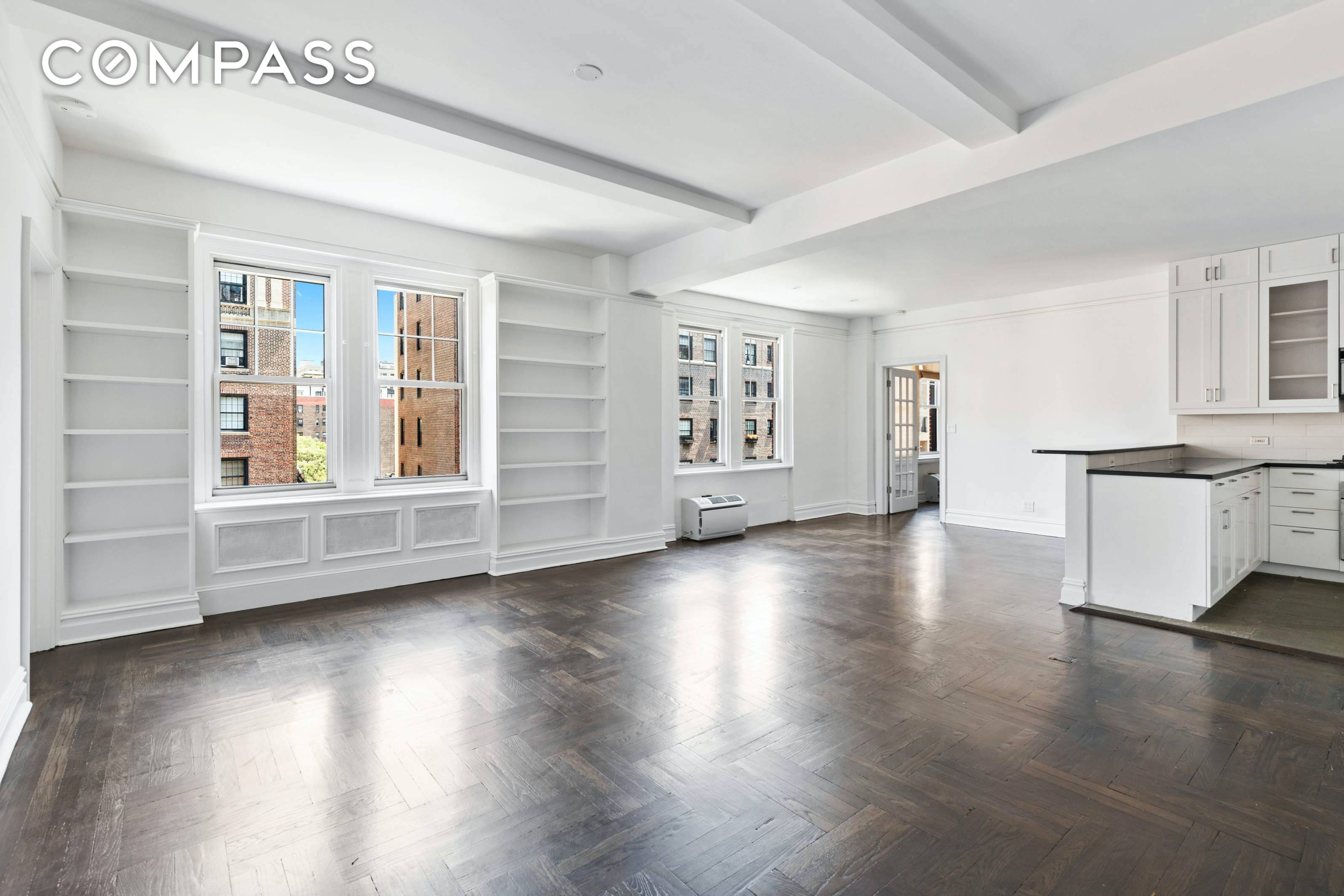 Gold Coast Perfection ! Spanning 10 Windows across 5th Avenue, this sun drenched 2 BED 2 BATH w HOME OFFICE is a true gem of an apartment, in the heart ...