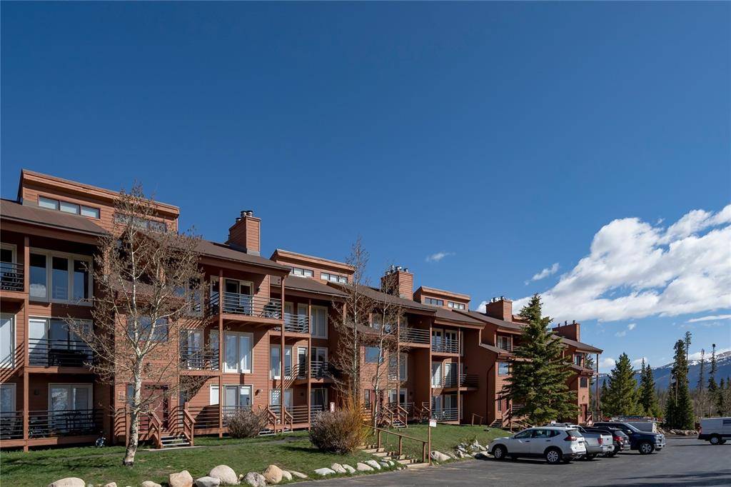 Beautifully updated 2 BD, 2 BA Timber Ridge condo in the desirable bdlg 4 with views of Lake Dillon the Continental Divide from the deck LR full clubhouse right across ...