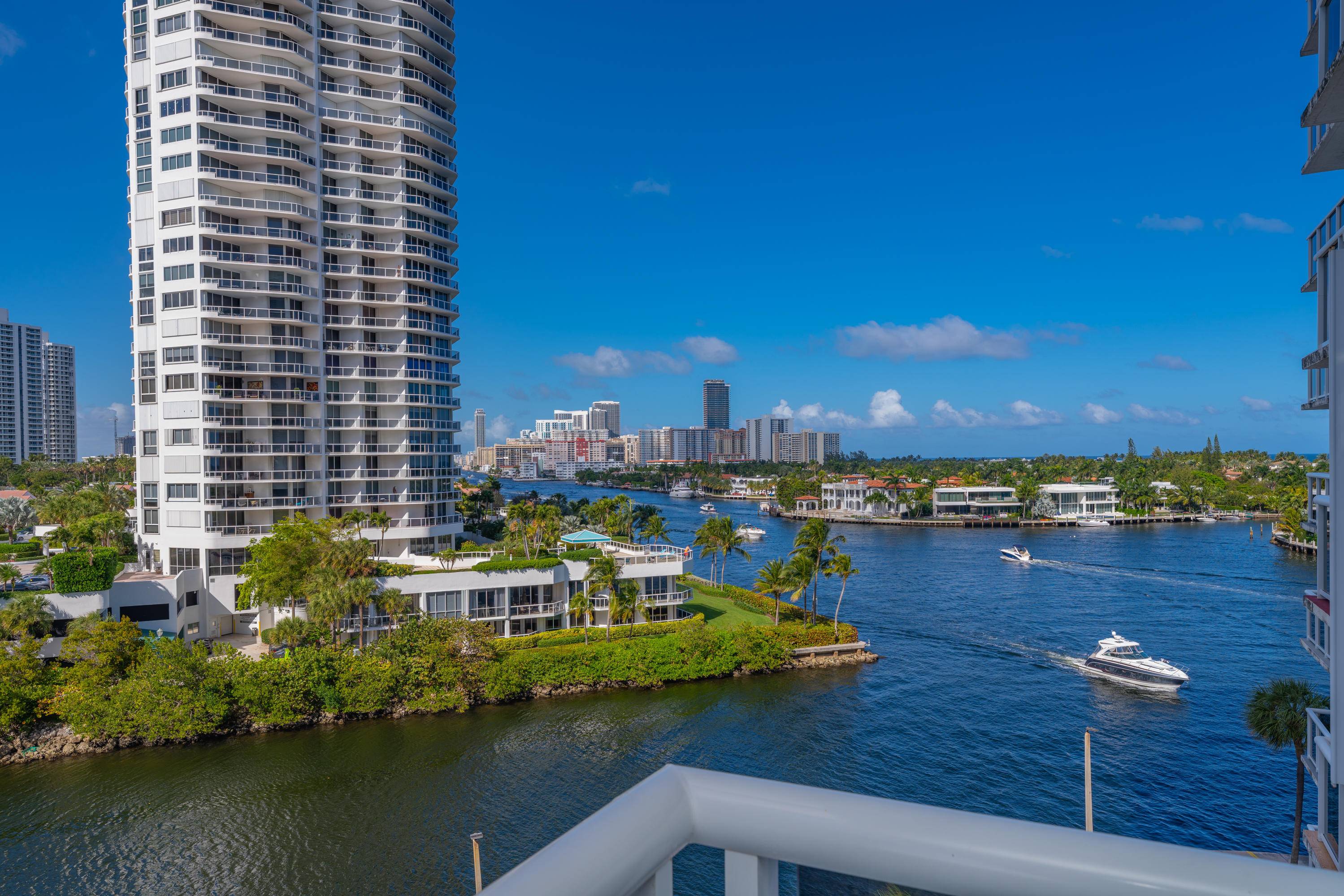 Amazing intercostal views from this spacious 2B 2B condo in desirable Waterview in the heart of Aventura.
