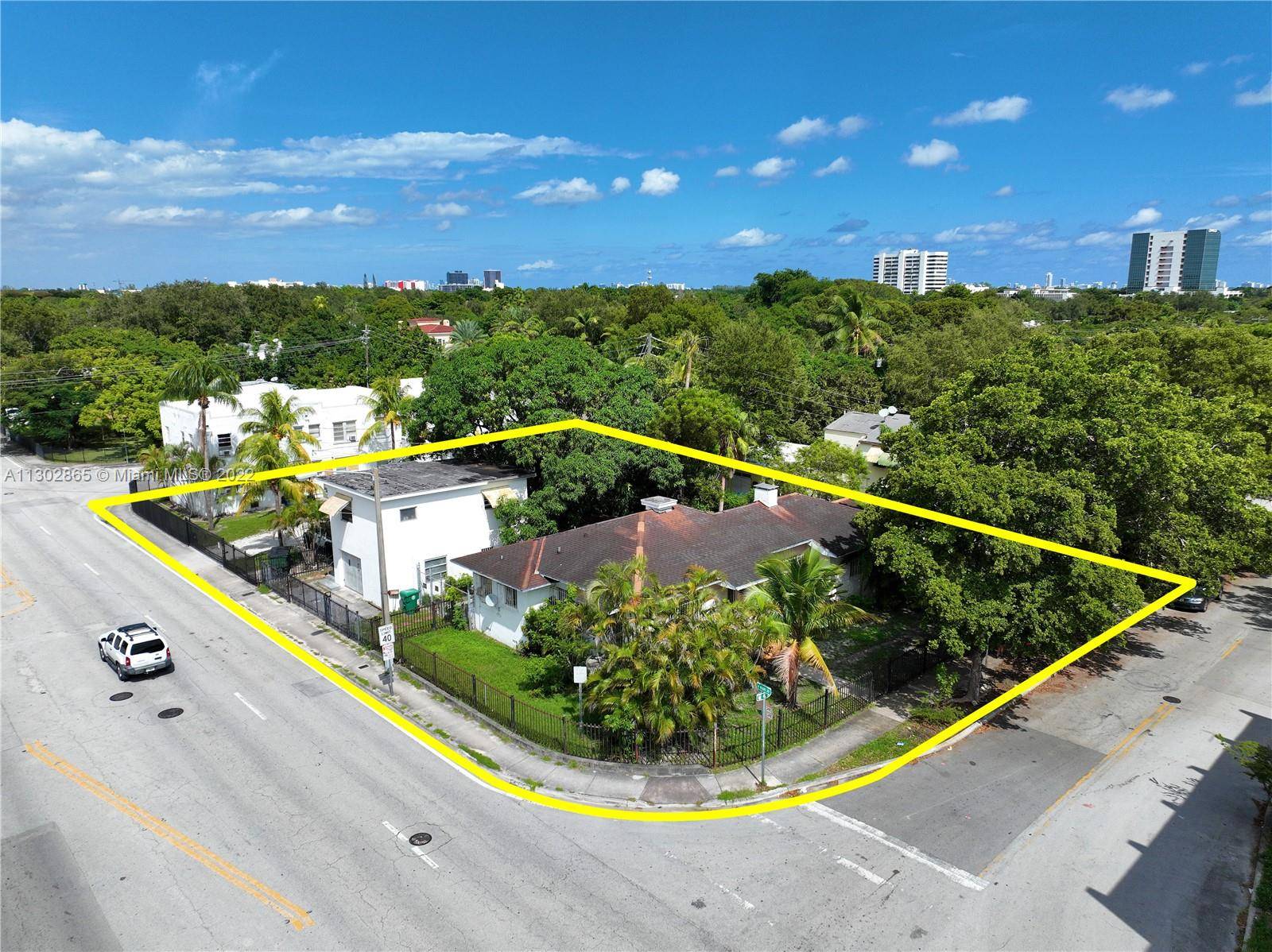 Corner lot with 100 feet of frontage on N Miami Avenue.