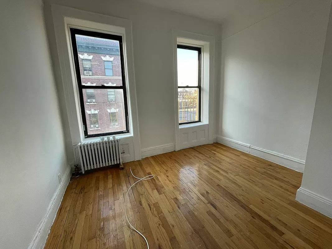 Charming 2BR apartment in prime Greenwich Village location !
