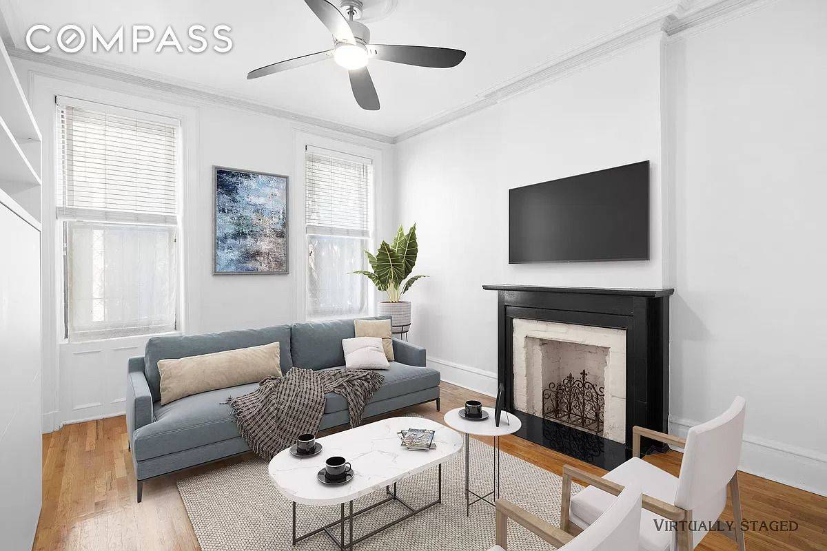 A charming, exceptionally located oversized one bedroom apartment available for rent on the cusp of Prospect Heights and Park Slope.