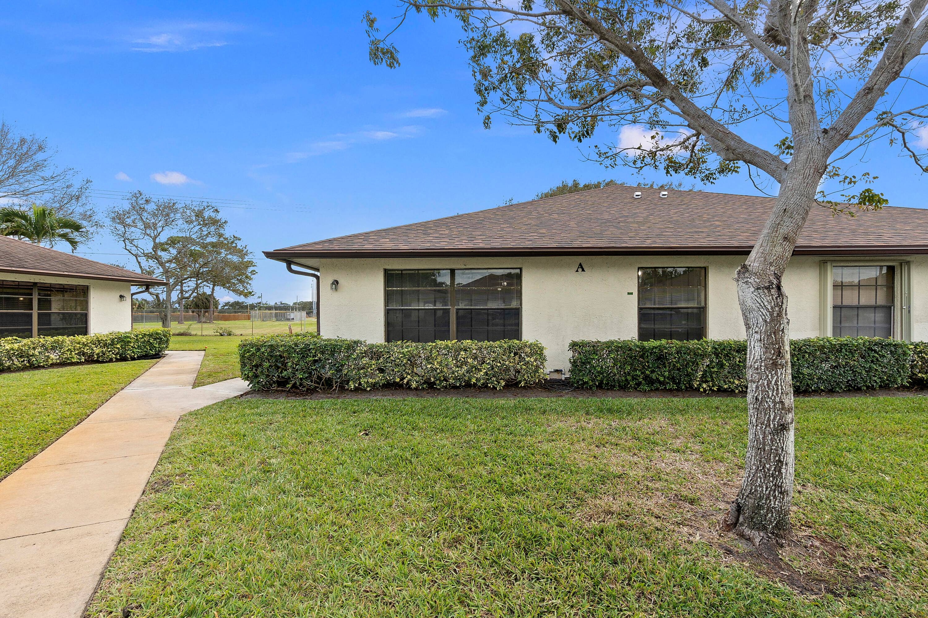 Motivated Seller ! Affordable 3 Bedroom, 2 Bath Villa in the desirable Villages on Longwood.