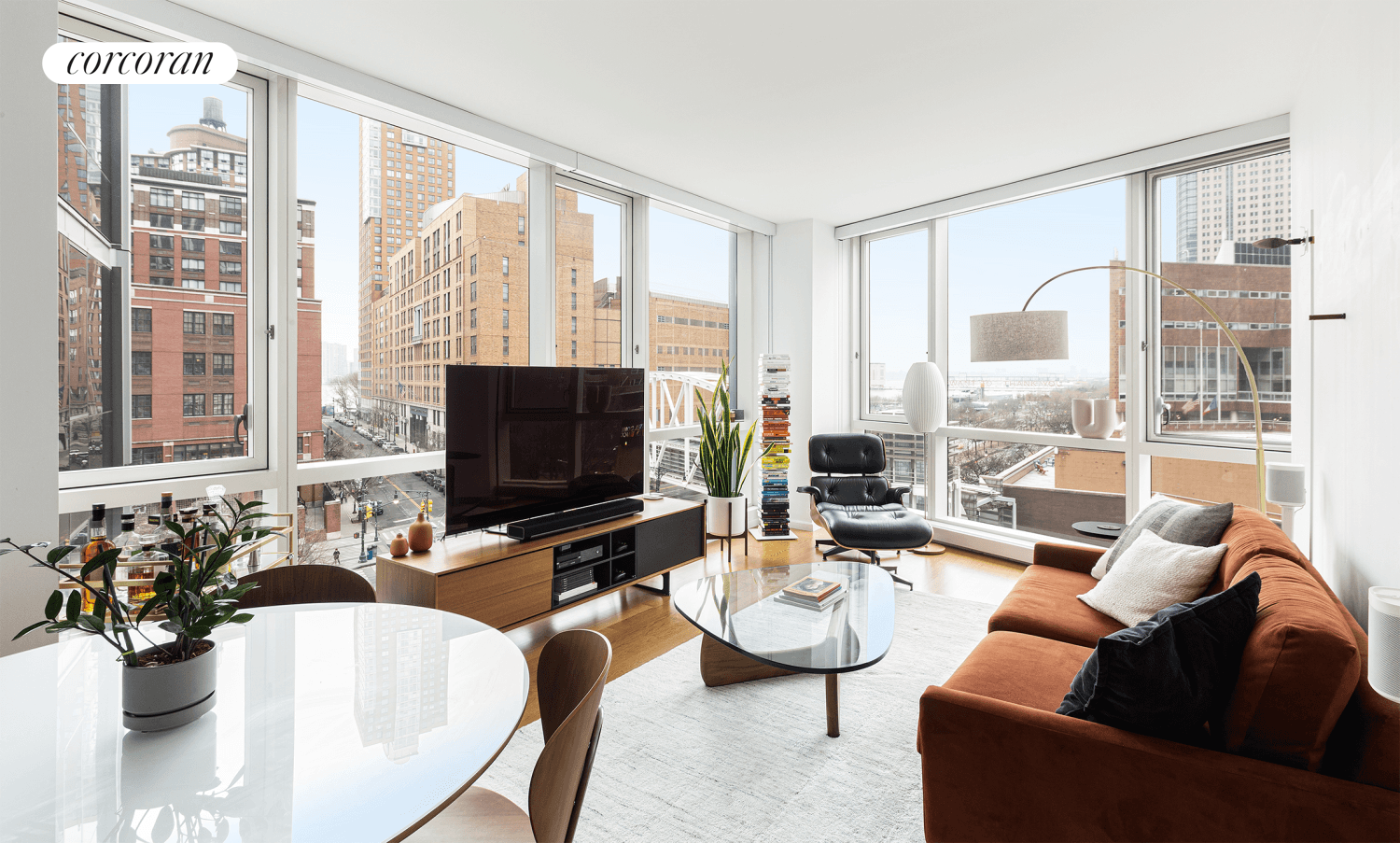 Rarely available corner two bedroom, two bathroom home boasts spectacular Hudson River and Washington Market Park views from every room and is located inside one of Tribeca's premier luxury full ...