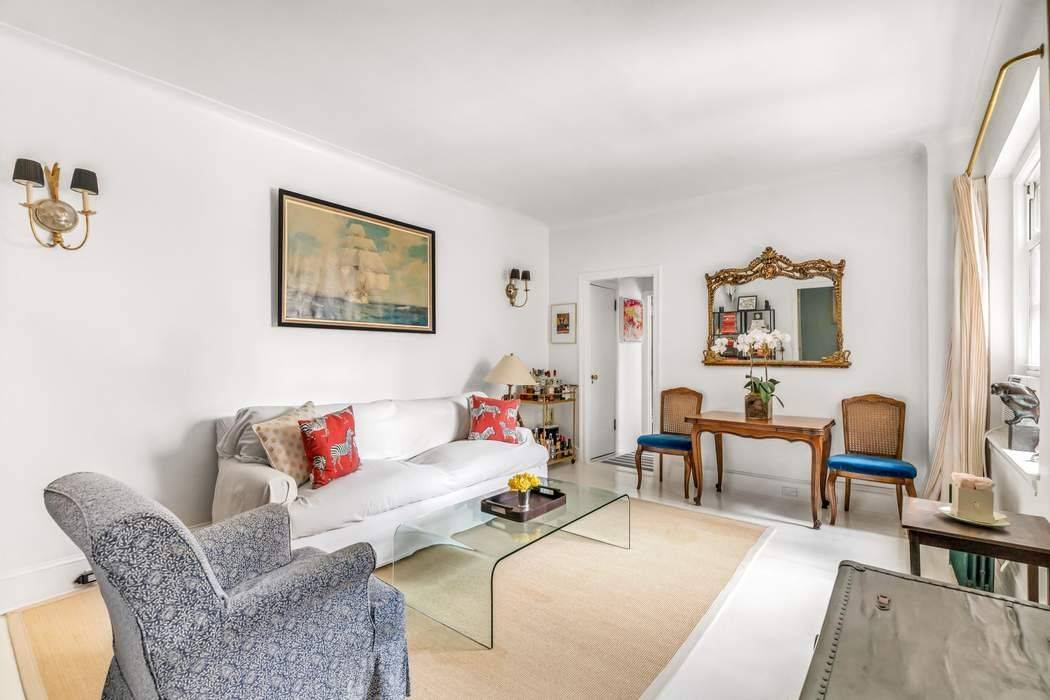 Rarely available sophisticated, sun filled 1 Bedroom, 1 Bath, in a full service prewar cooperative in one of Brooklyn Heights most coveted buildings.