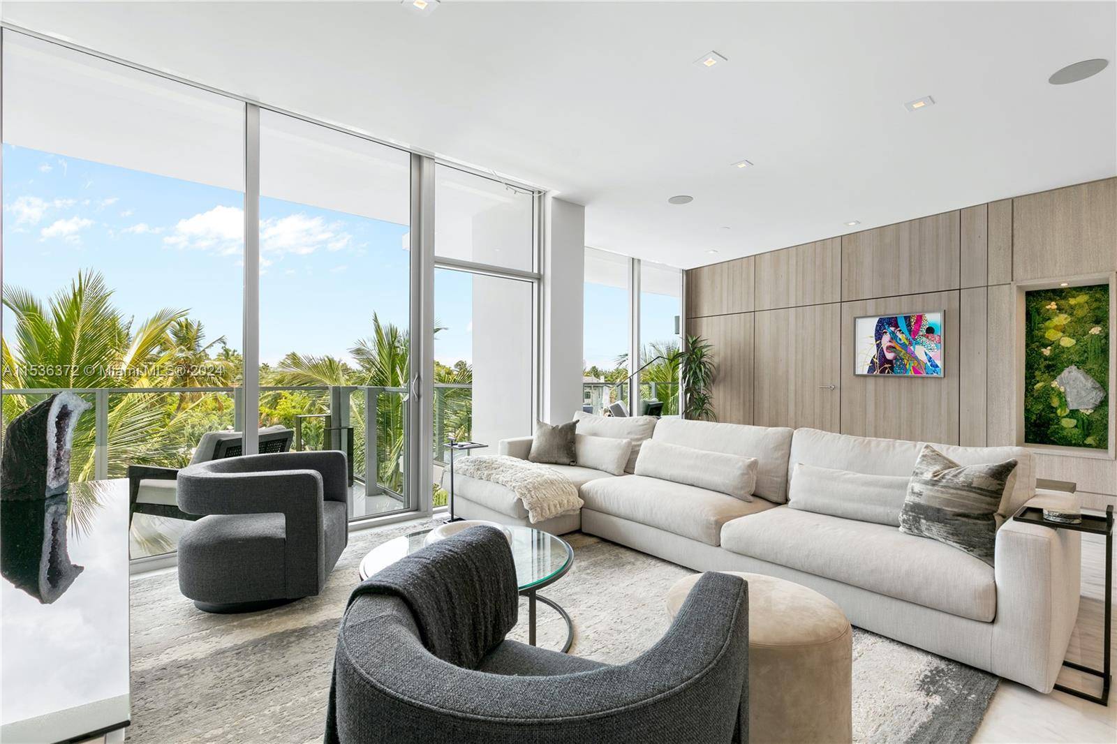 Indulge in opulent living at Palau Sunset Harbour's exquisite Penthouse 2.