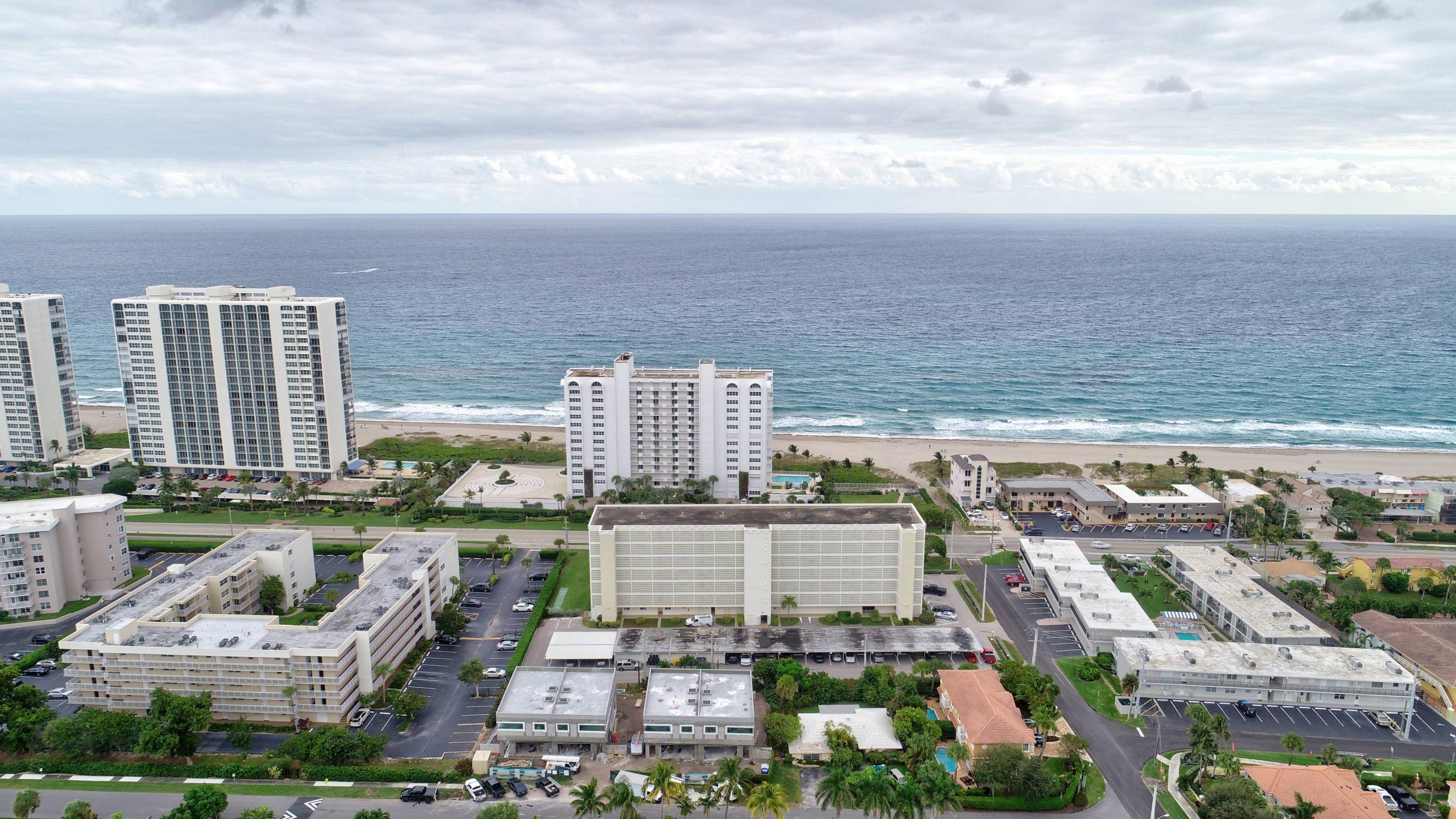 Beautiful Condo with amazing ocean views, from family room, master bedroom and balcony.