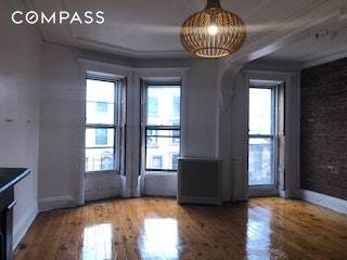 This stunning 1 bedroom plus home office has all the brownstone details that Brooklyn brownstones are well known for.