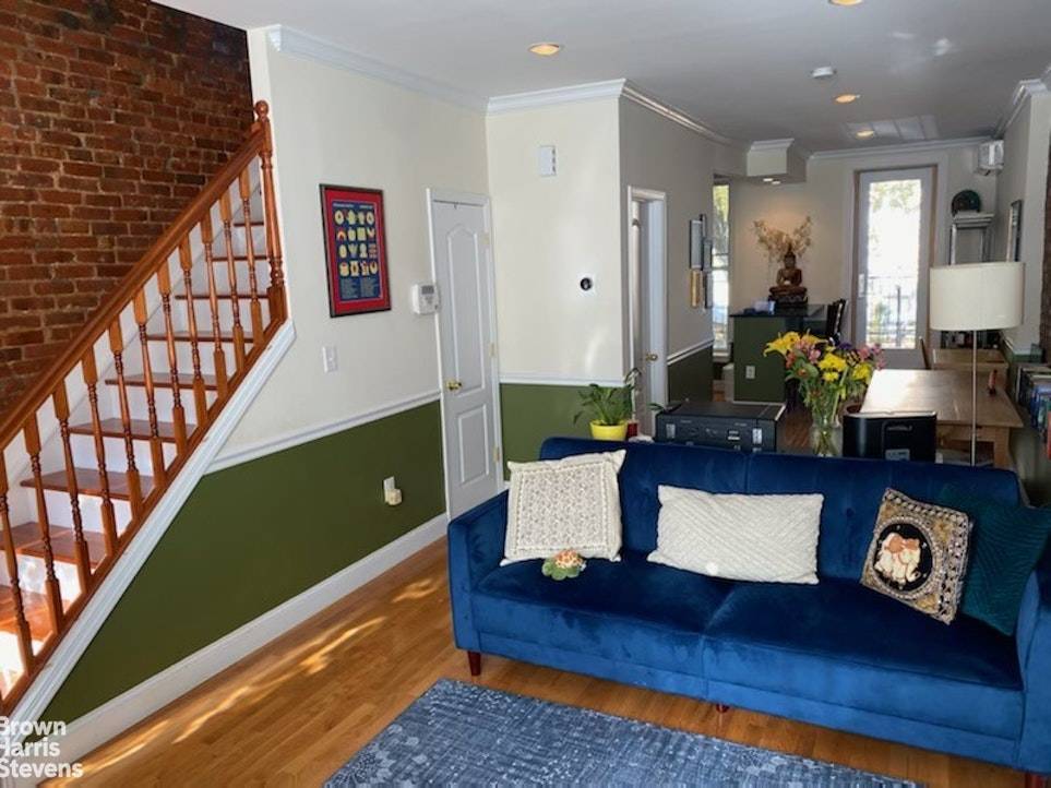 BEAUTIFUL 3 BEDROOM DUPLEX IN BEDFORD STUYVESANTLive in this beautifully renovated 3 bedroom DUPLEX situated in a private town home that features a ton of natural light from its over ...