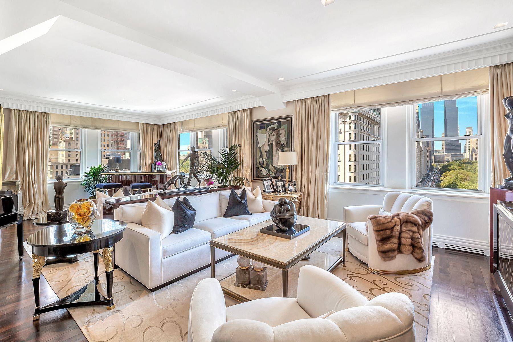 ART DECO MASTERPIECE WITH SPECTACULAR PARK AND CITY VIEWS This immense and pristine 2 Bedroom, 2 Bathroom plus 2 Powder Room Art Deco masterpiece recently received a multi million dollar, ...