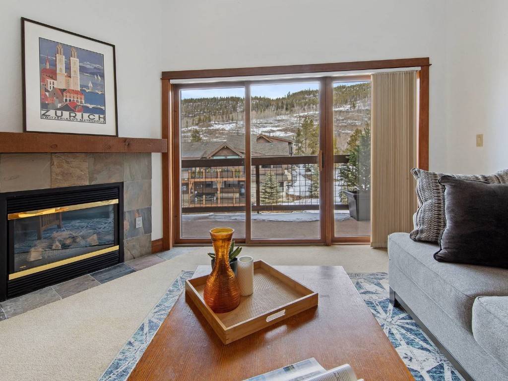 This top floor 1 bed, 1 bath condo at Oro Grande Lodge in Keystone really stands out !