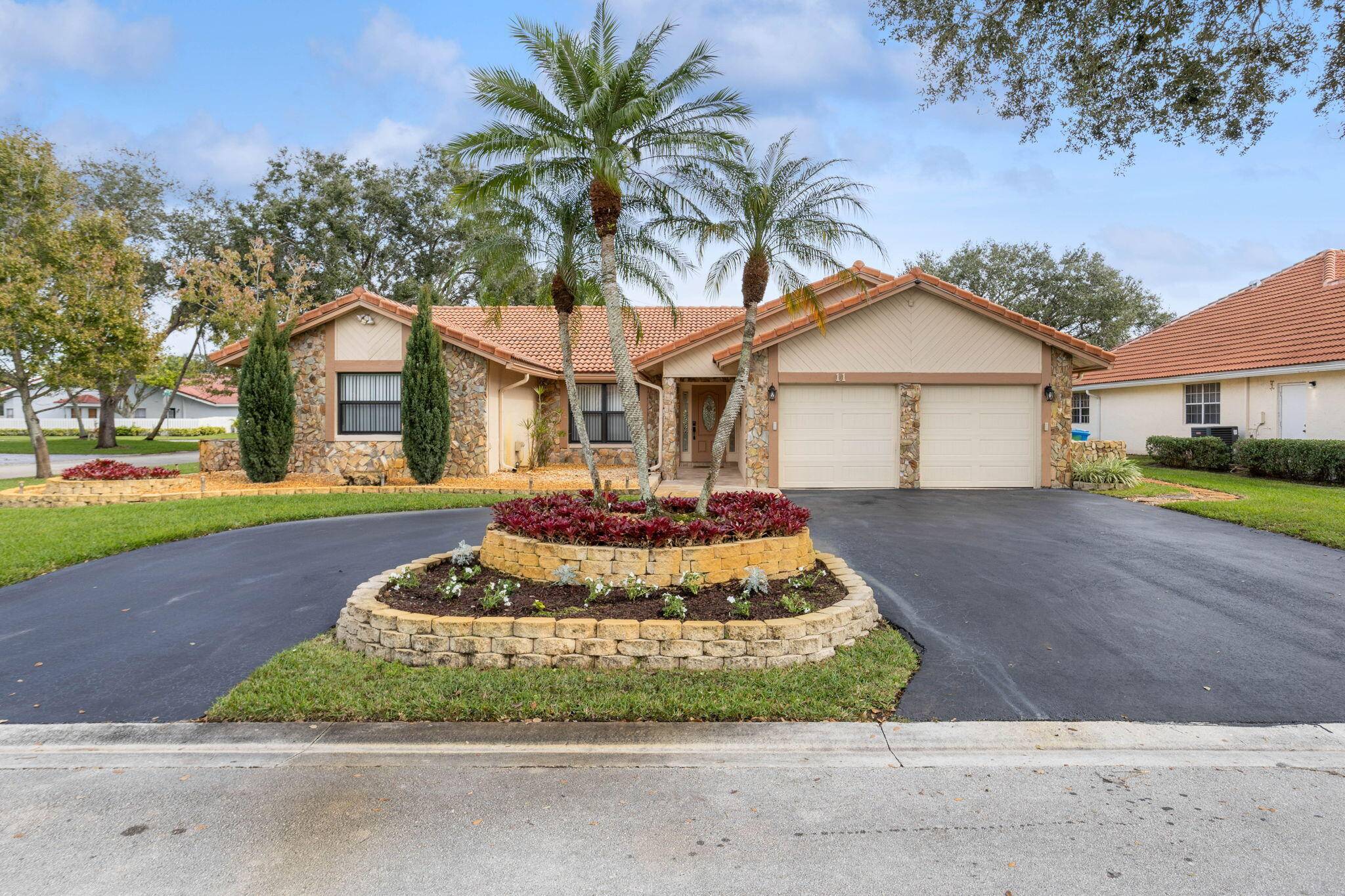 This beautiful Coral Springs, home has plenty of space for families or those who love to entertain.