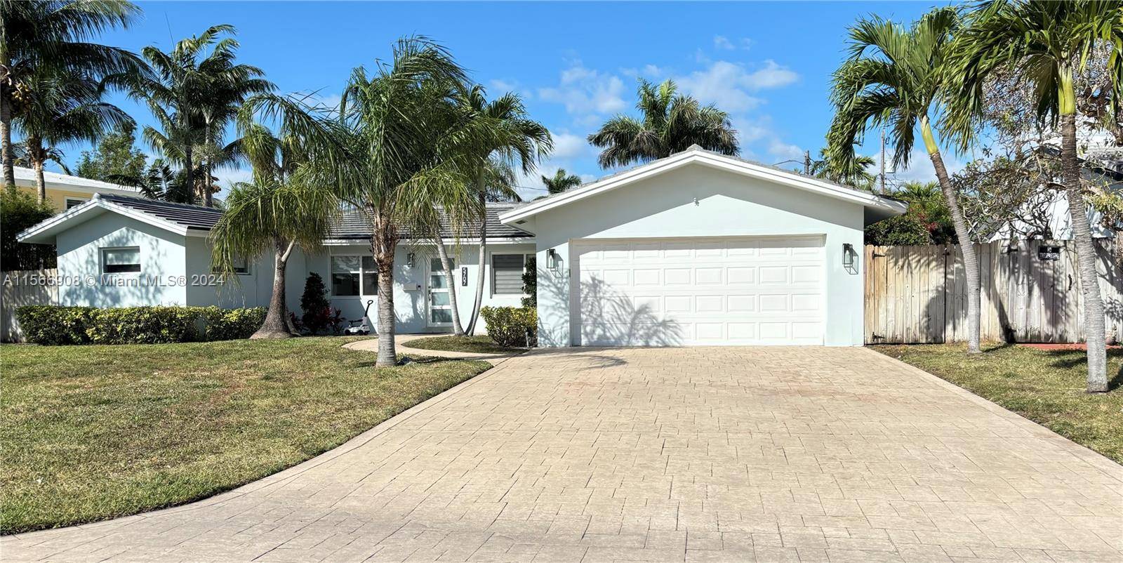 Nestled in the heart of Coral Ridge Isles, this charming home is a true find for its fortunate new owners !