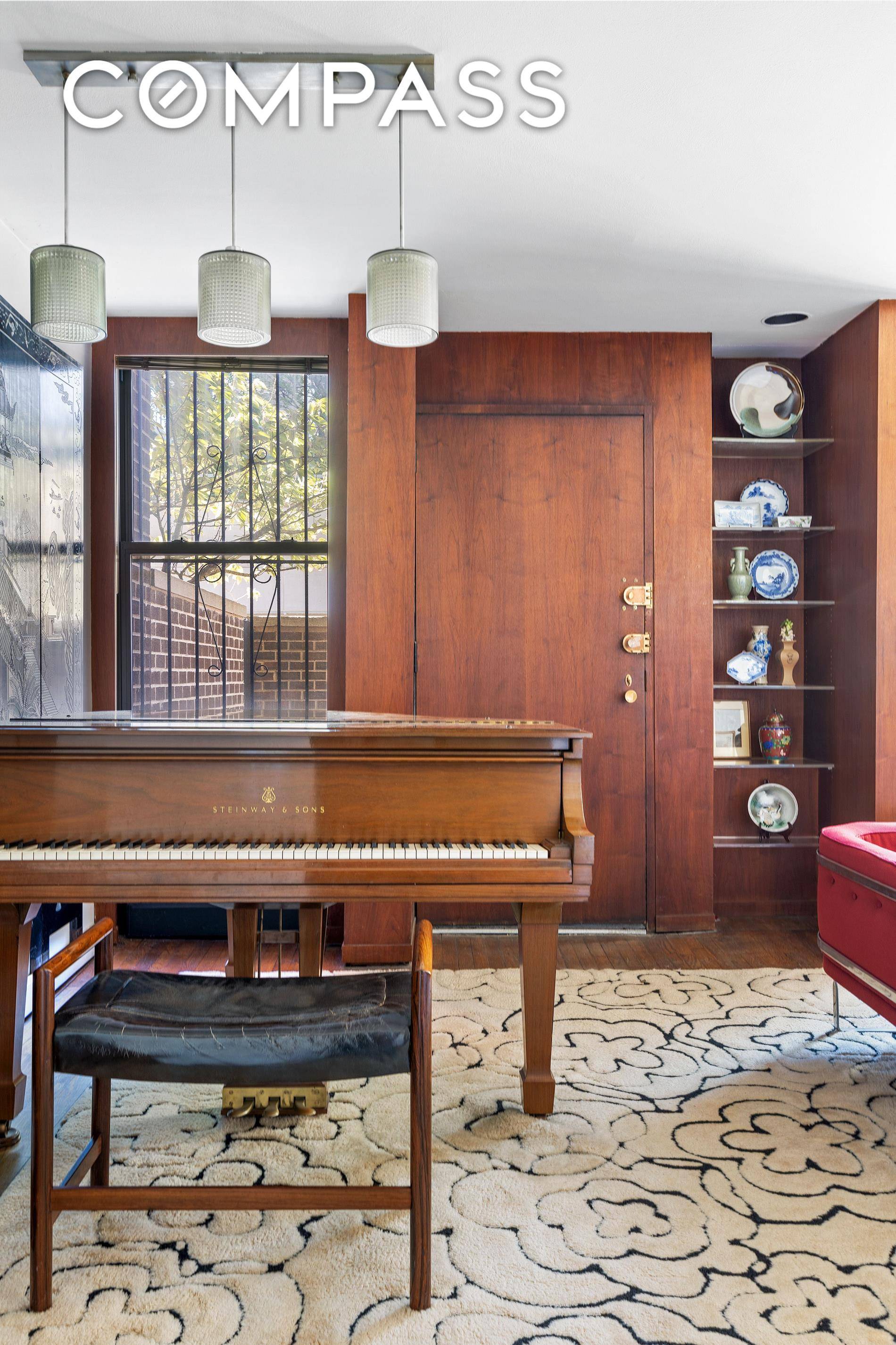 55 Henry St is a midcentury maisonette in the heart of Brooklyn Heights.