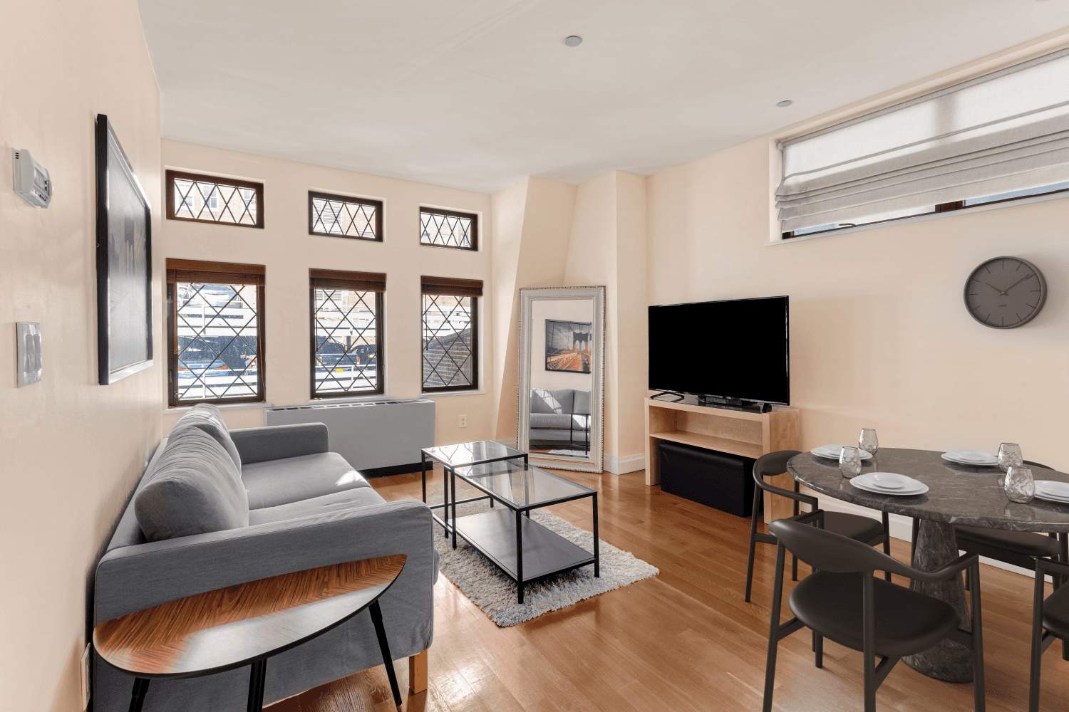 Available for short and long termFor the true New Yorker, 5A offers the charm and allure of being a part of history while enjoying the spectacular finishes of a recently ...