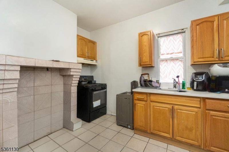Kitchen Unit 1