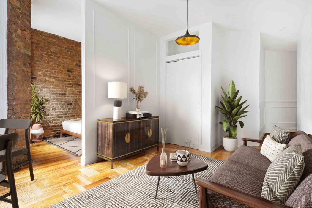Live the New York City dream at the intersection of Soho and Greenwich Village in this charming Thompson Street 1 bedroom that mixes early 20th Century prewar character with today's ...