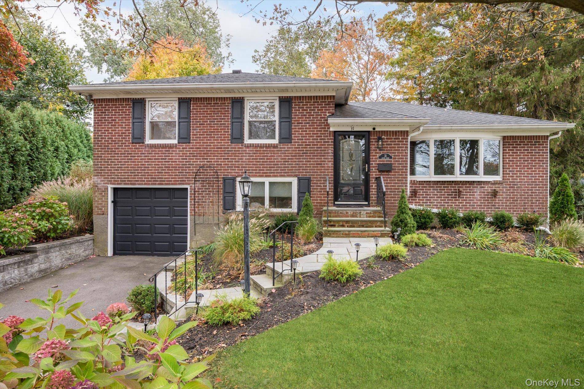 What a transformation ! Purchased in 2020, this beautiful home has been meticulously updated throughout the years.