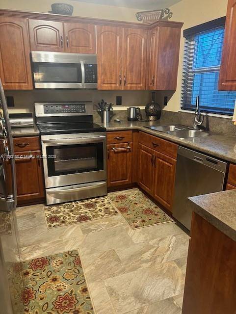 Beautiful 2 bedroom, 2. 5 bath townhome located in the heart of Pembroke Pines, Florida.