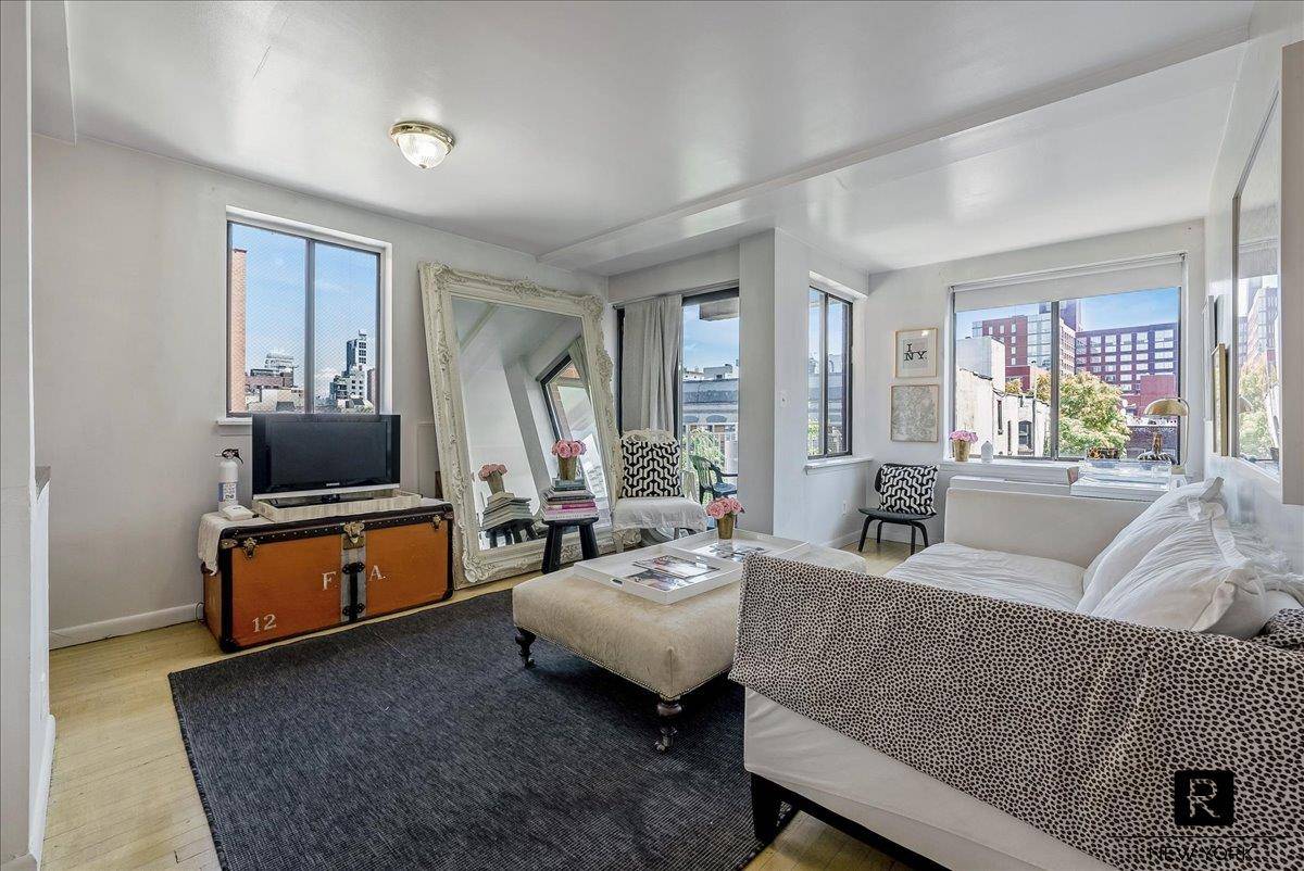 Spectacularly bright and convenient 1BR condominium in an elevator laundry PT doorman pet friendly building on Elizabeth Street in the heart of Nolita !