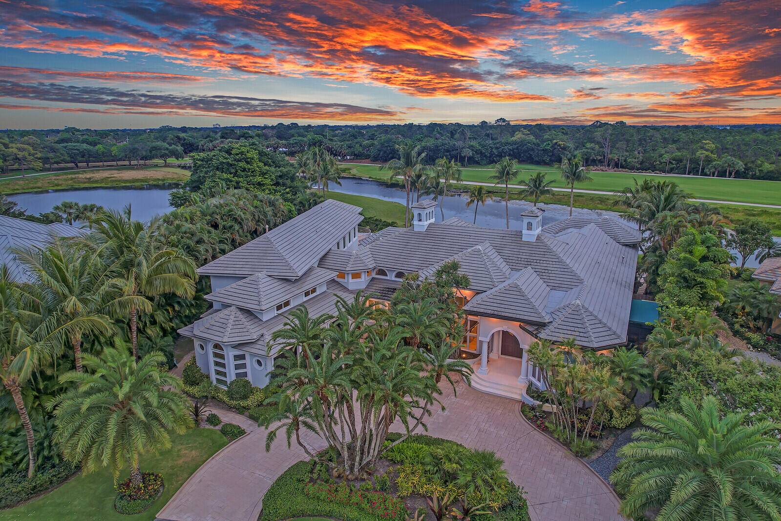 Nestled within the prestigious Old Marsh Golf Club, this exceptional estate offers a rare opportunity to indulge in opulent living amidst breathtaking natural surroundings.