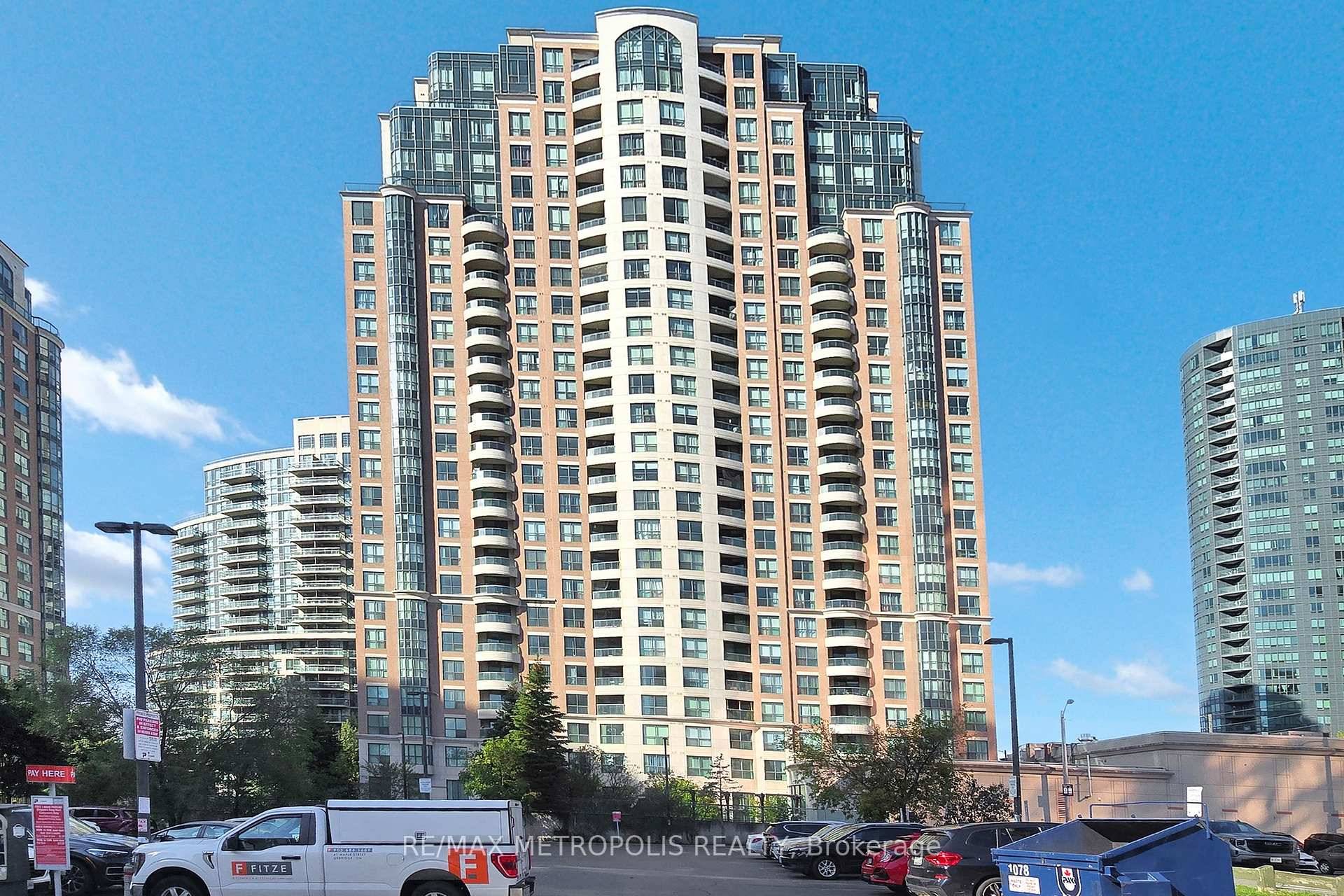 Luxury Condo Living in the Heart of North York !