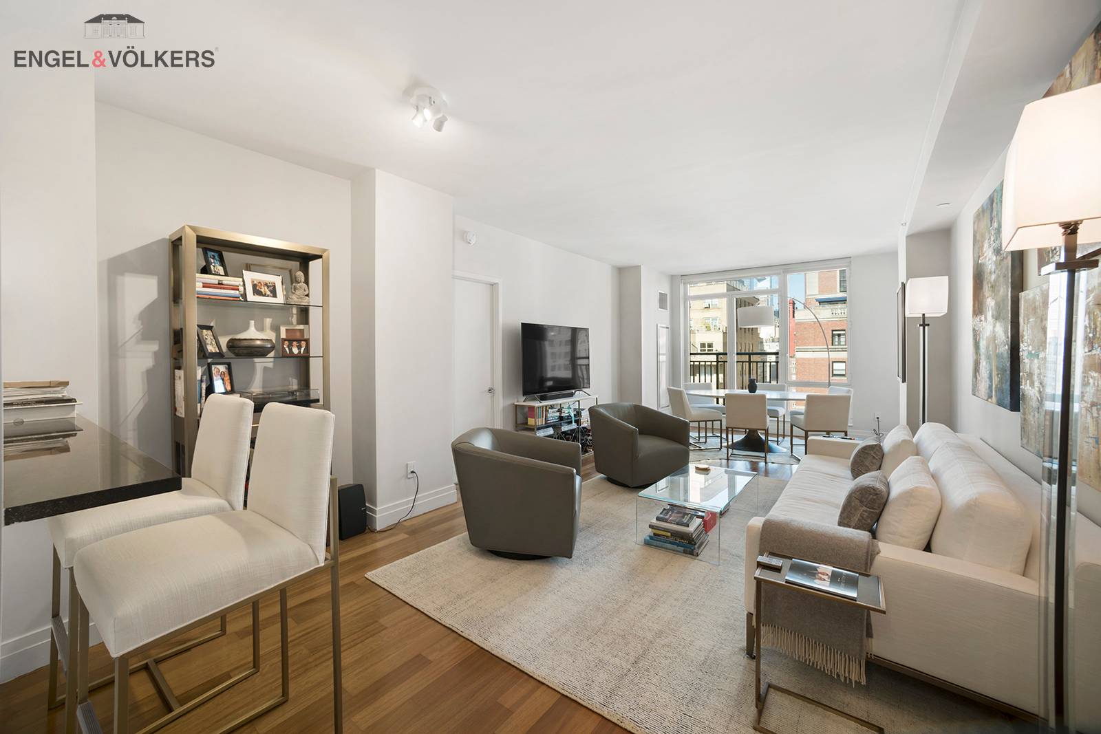 Enjoy breathtaking city views from this magnificent Park Avenue 2 bedroom, 2.