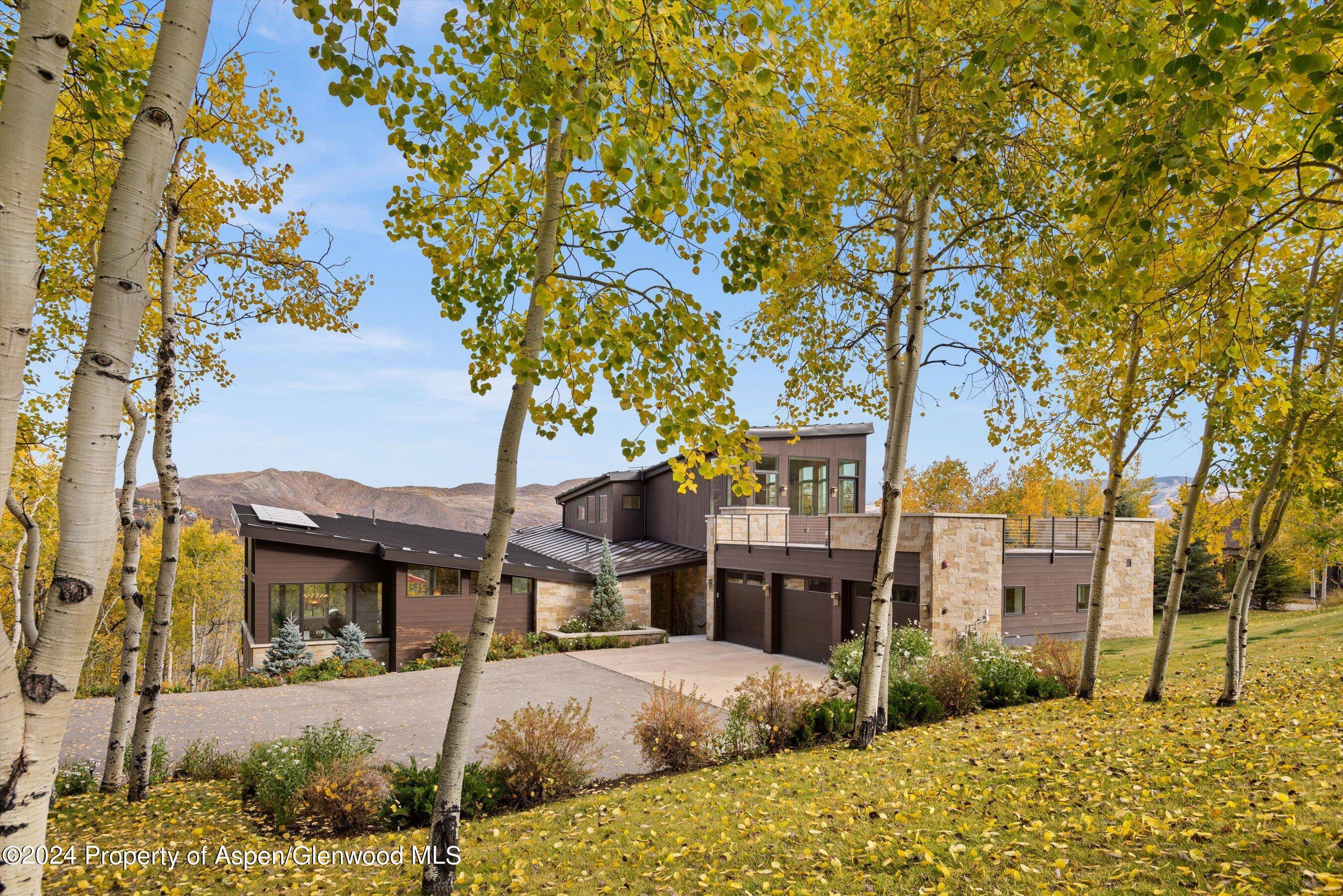 Stunning Mountain Contemporary home located in the exclusive Fox Run Subdivision.