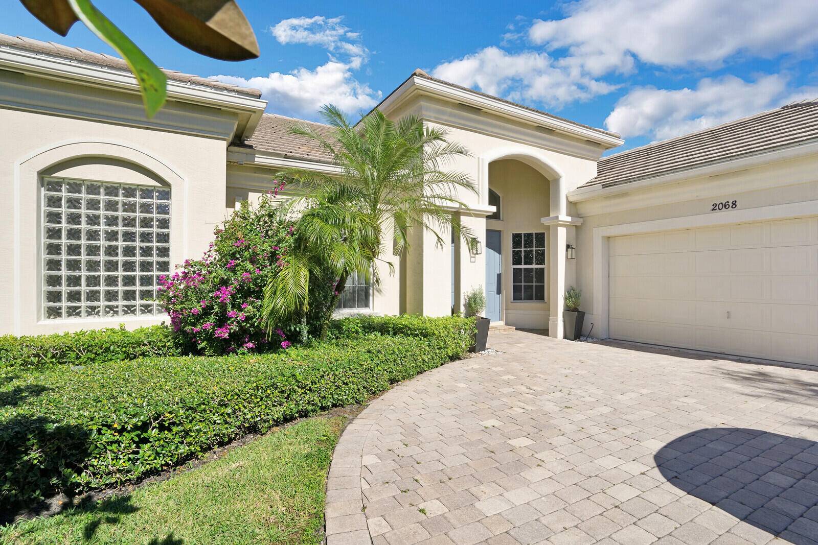 Just a moments drive from the east gate of the exclusive Palm Beach Polo Club, this gorgeously remodeled 3 bedroom, 3 bathroom property is set up for convenience and easy ...