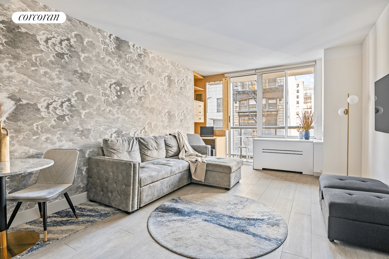 Discover apartment 6E at 22 West 15th Street at Grosvenor House, an iconic DOWNTOWN Condominium in the heart of NYC's dynamic FLATIRON neighborhood.