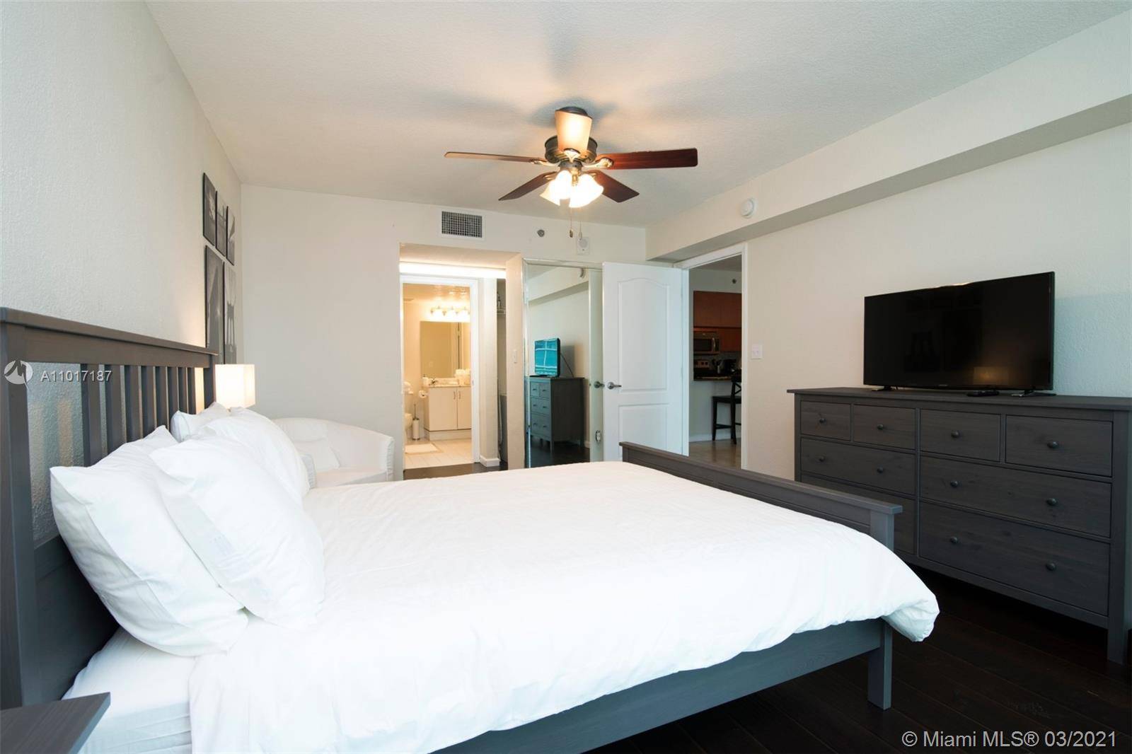 AVAILABLE FROM SEPTEMBER 1, 2022 Fully furnished 1 bedroom 1 bathroom Apartment, laminated floors completed equipped kitchen, washer and dryer in unit, Bay view, Includes Cable TV, Wi Fi High ...