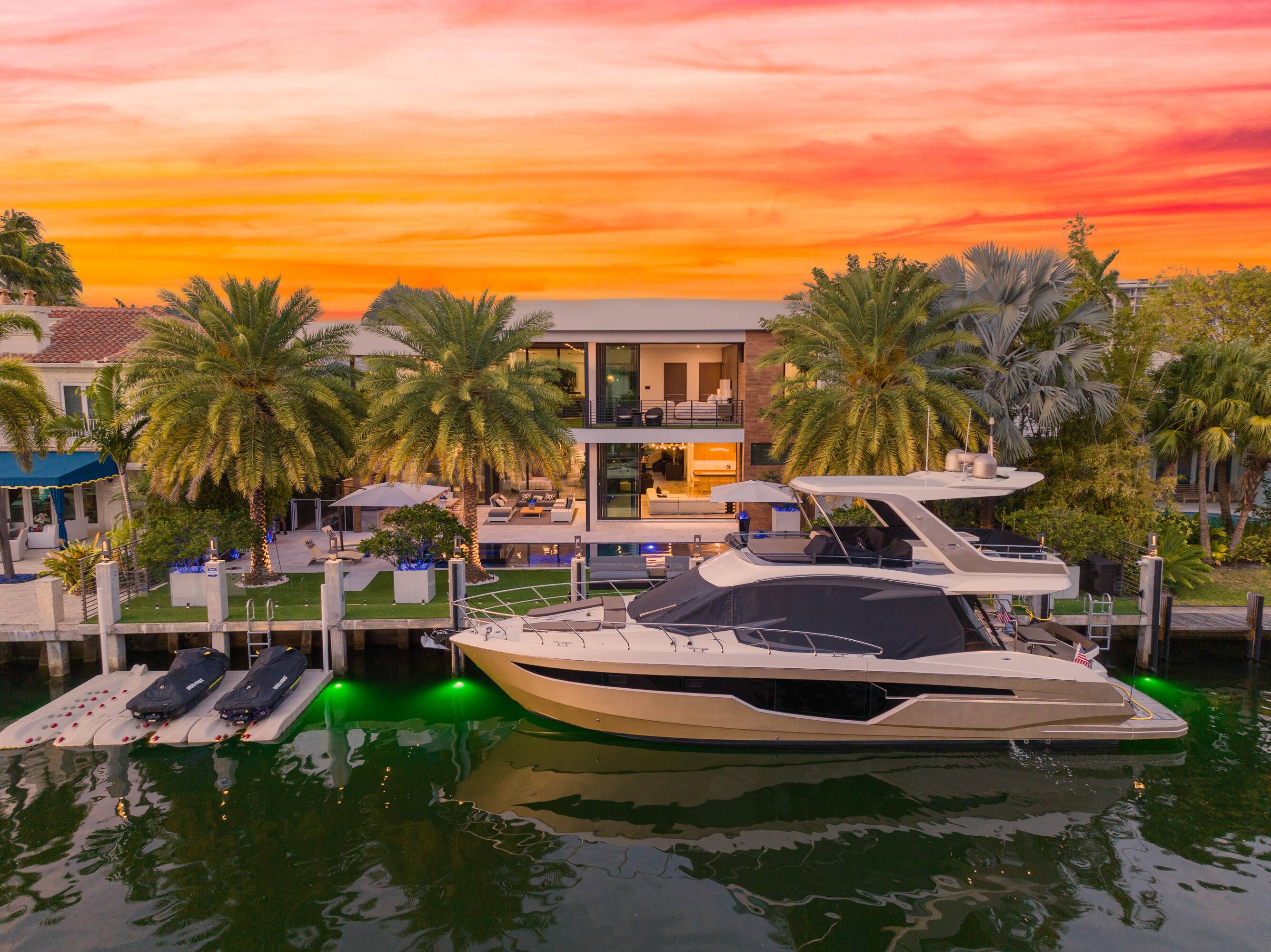 Experience an unrivaled level of sophistication and luxury with 2542 Aqua Vista Blvd, amagnificent waterfront property located in the esteemed Seven Isles community of FortLauderdale.