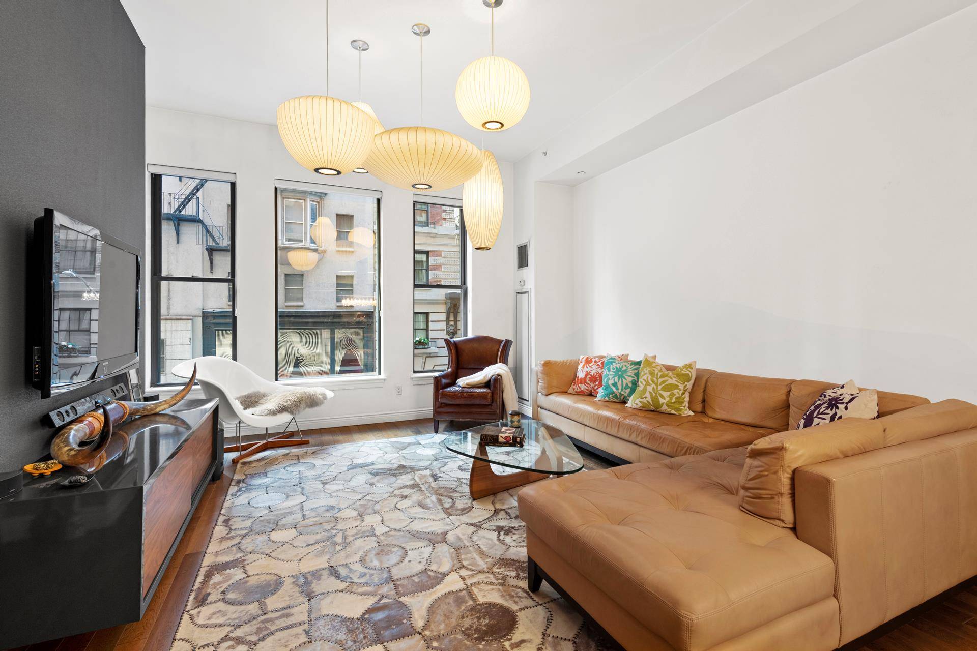 Live in the lap of luxury in one of Flatiron's finest pre war condominiums, The Grand Madison.
