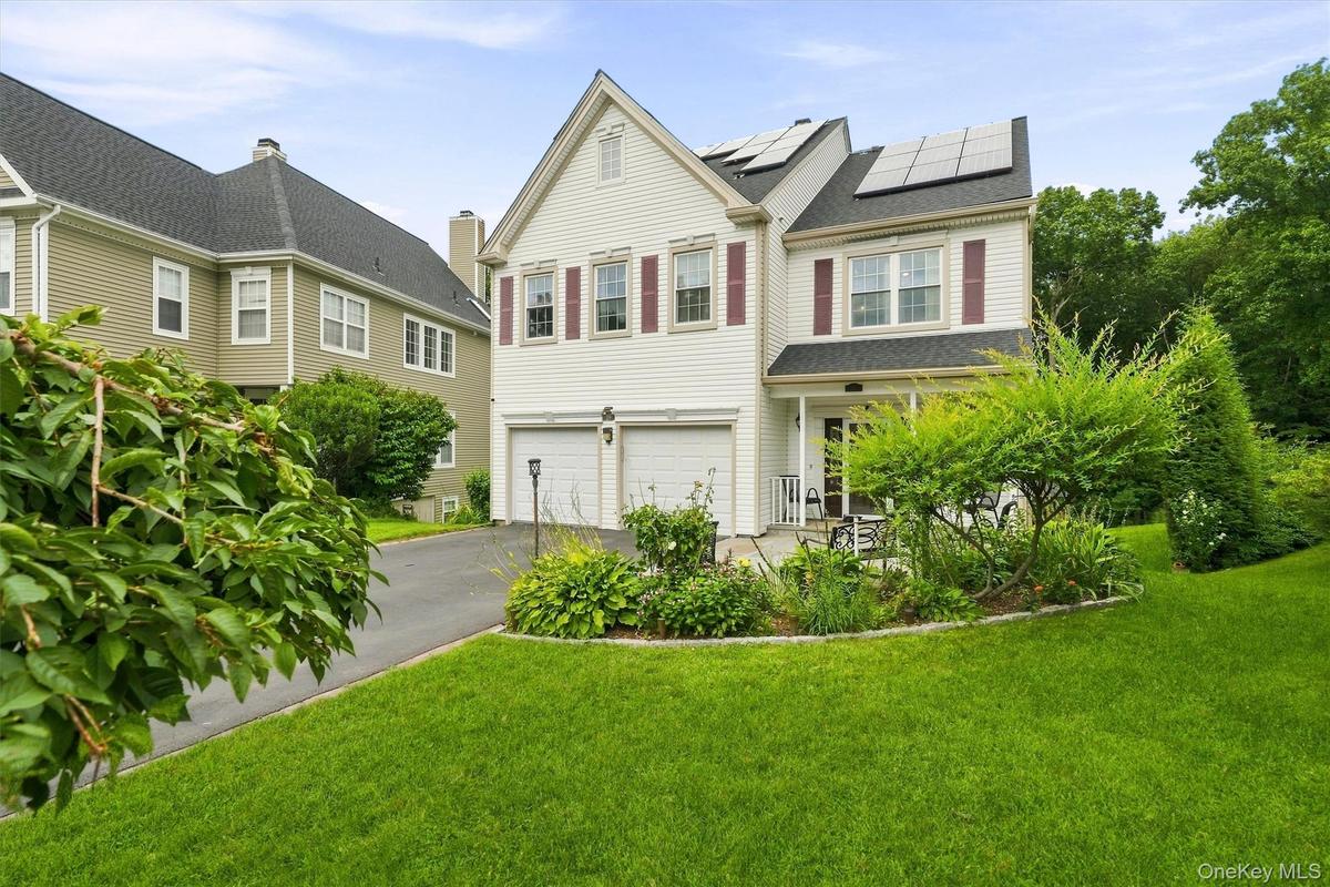 Welcome to 26 Scofield Court in Forest View!